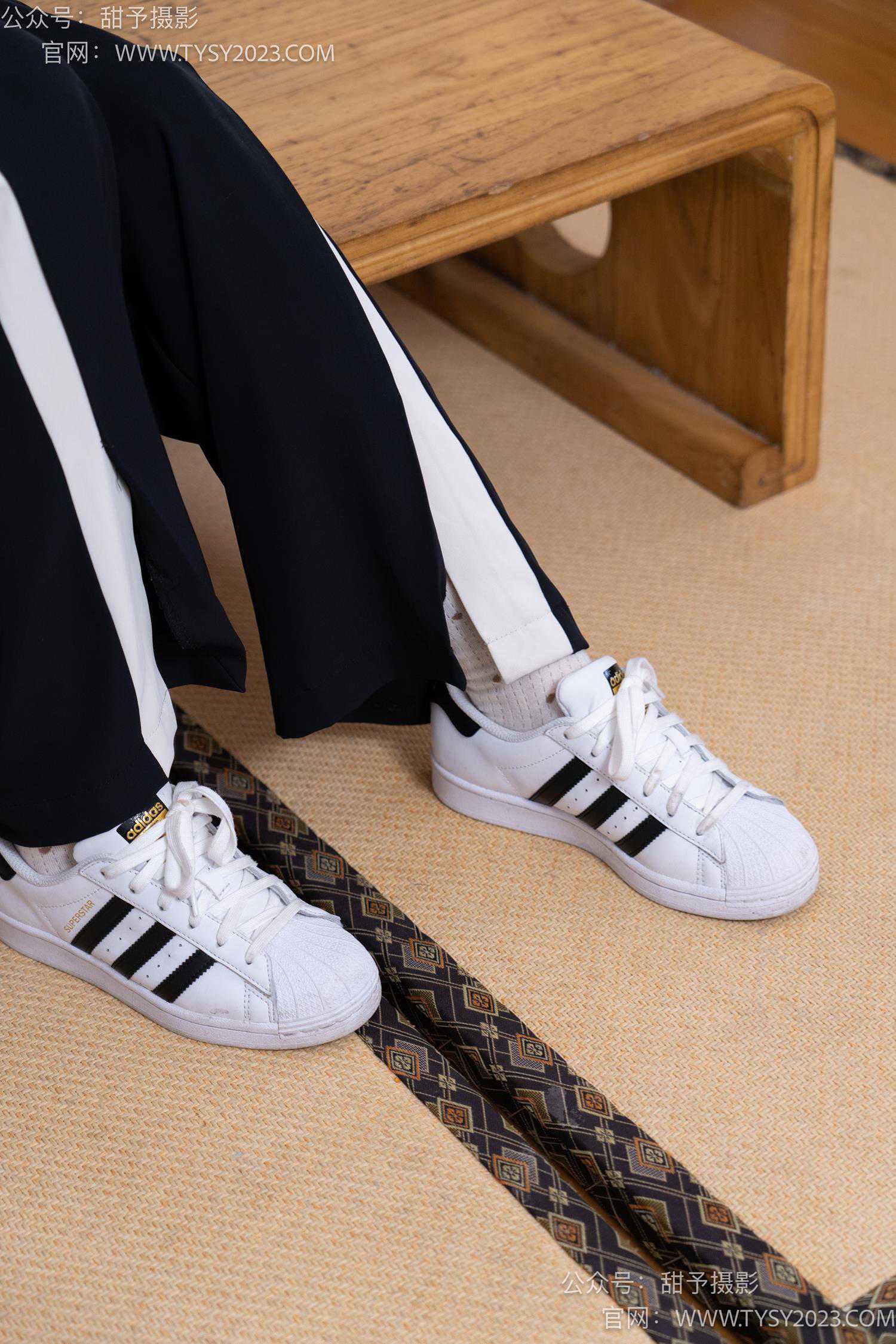 图片[16]-甜予摄影 NO.046 双双-板鞋、白棉袜、裸足[129P] – 速更版-美库