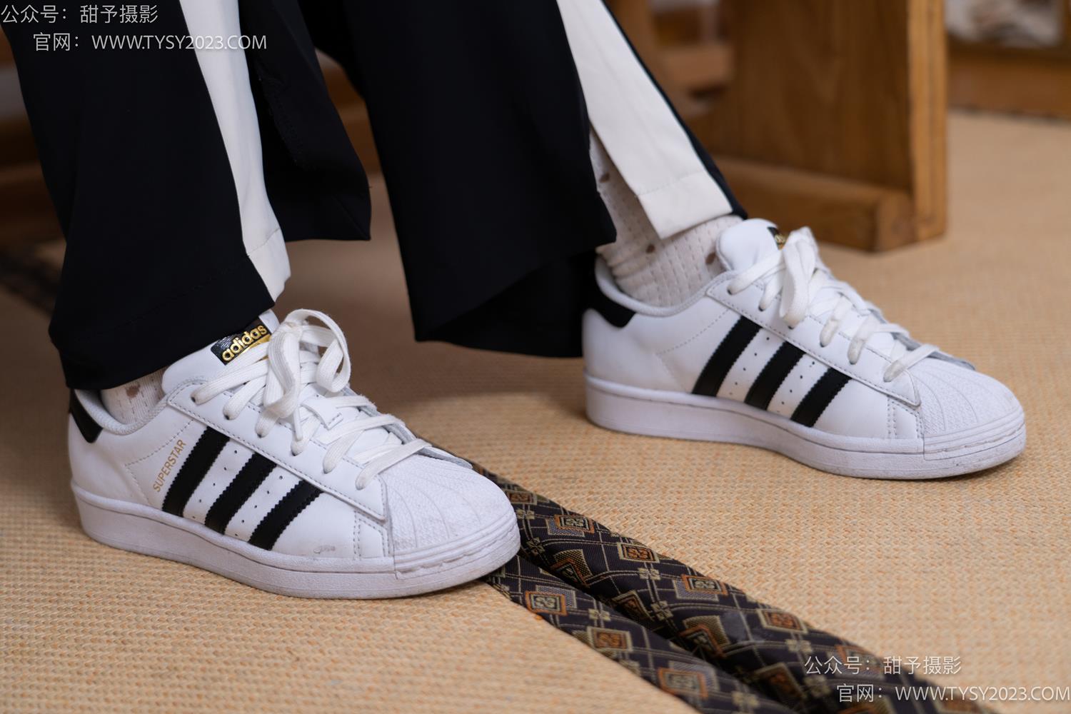 图片[17]-甜予摄影 NO.046 双双-板鞋、白棉袜、裸足[129P] – 速更版-美库