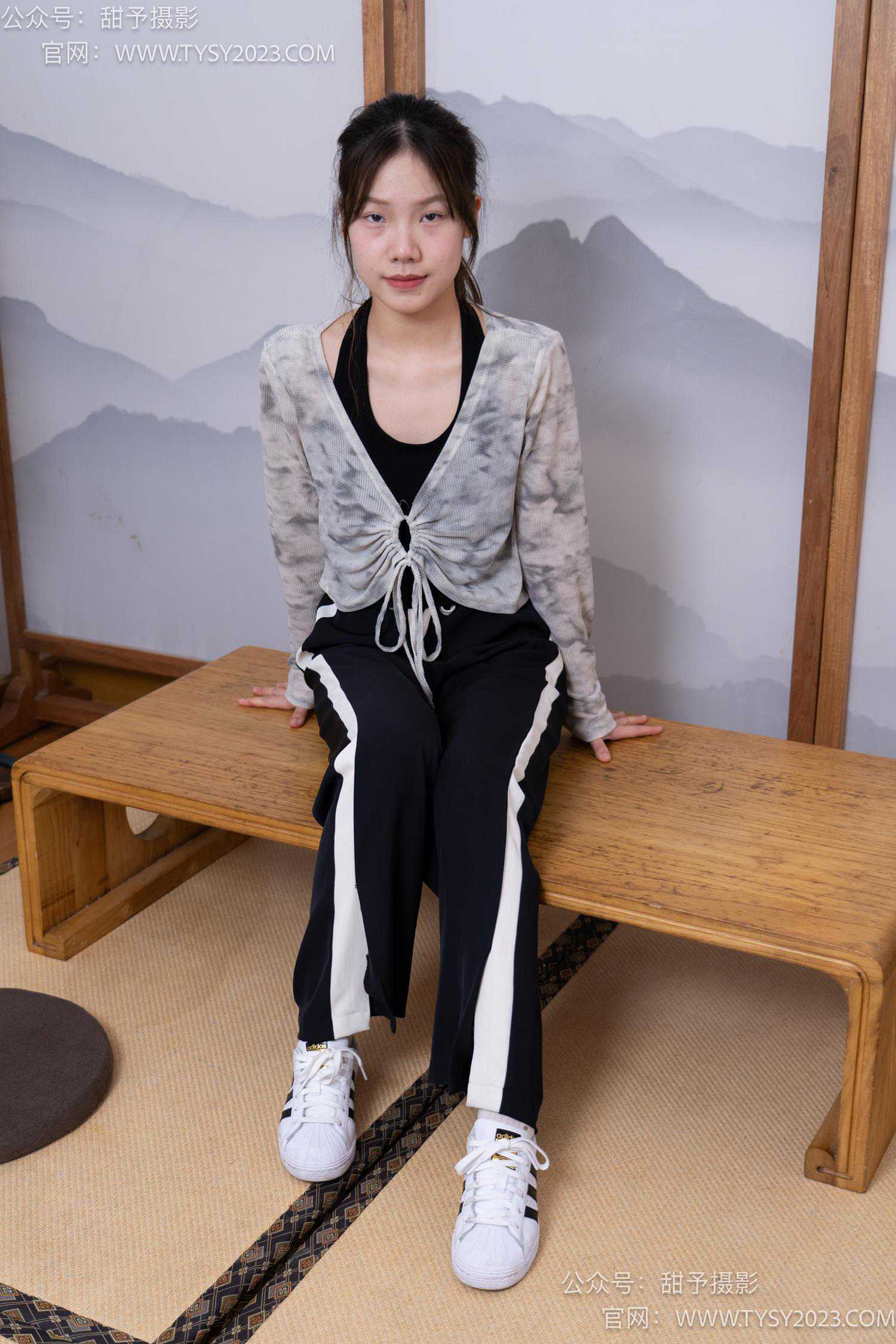 图片[20]-甜予摄影 NO.046 双双-板鞋、白棉袜、裸足[129P] – 速更版-美库