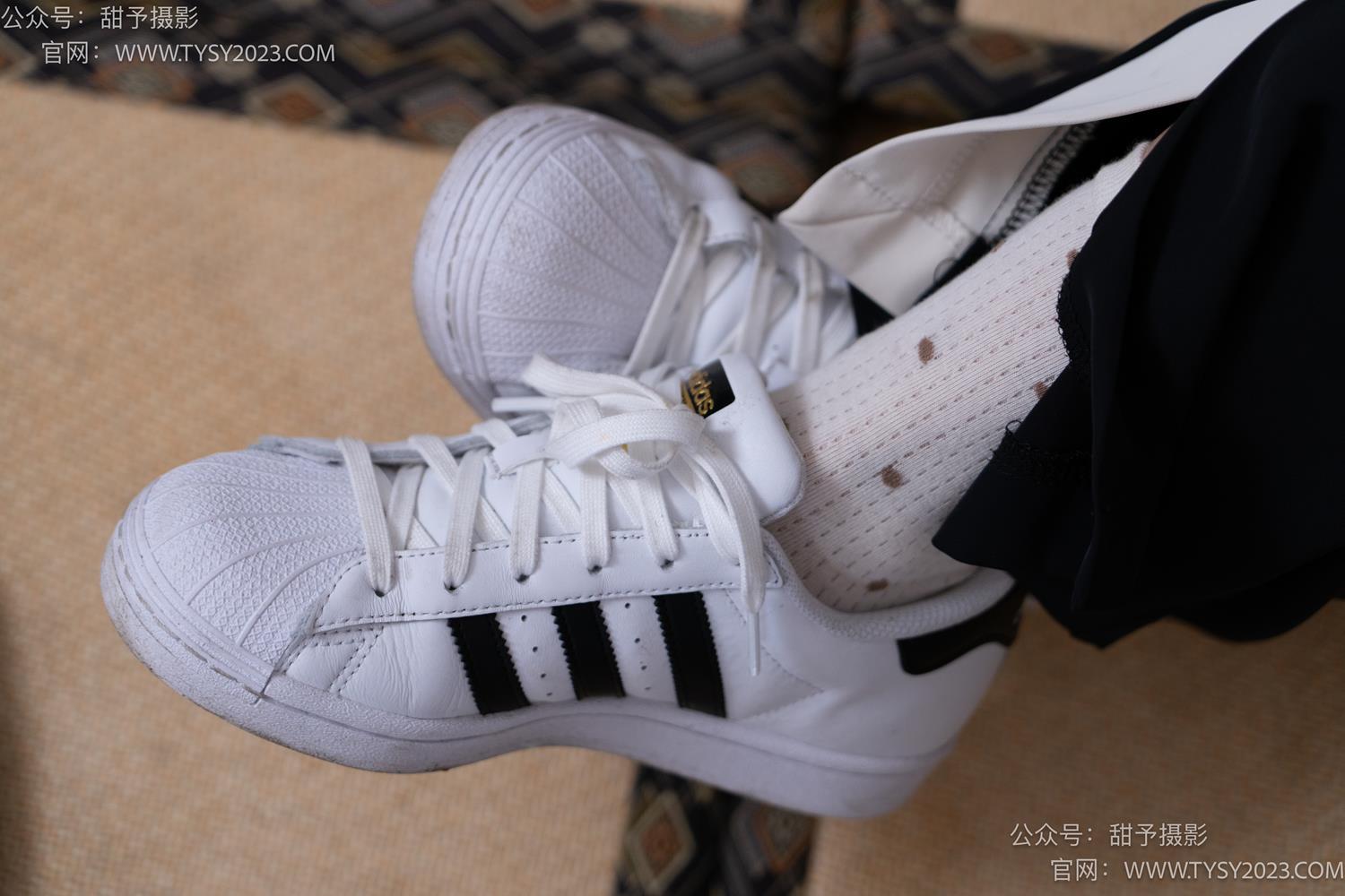 图片[24]-甜予摄影 NO.046 双双-板鞋、白棉袜、裸足[129P] – 速更版-美库