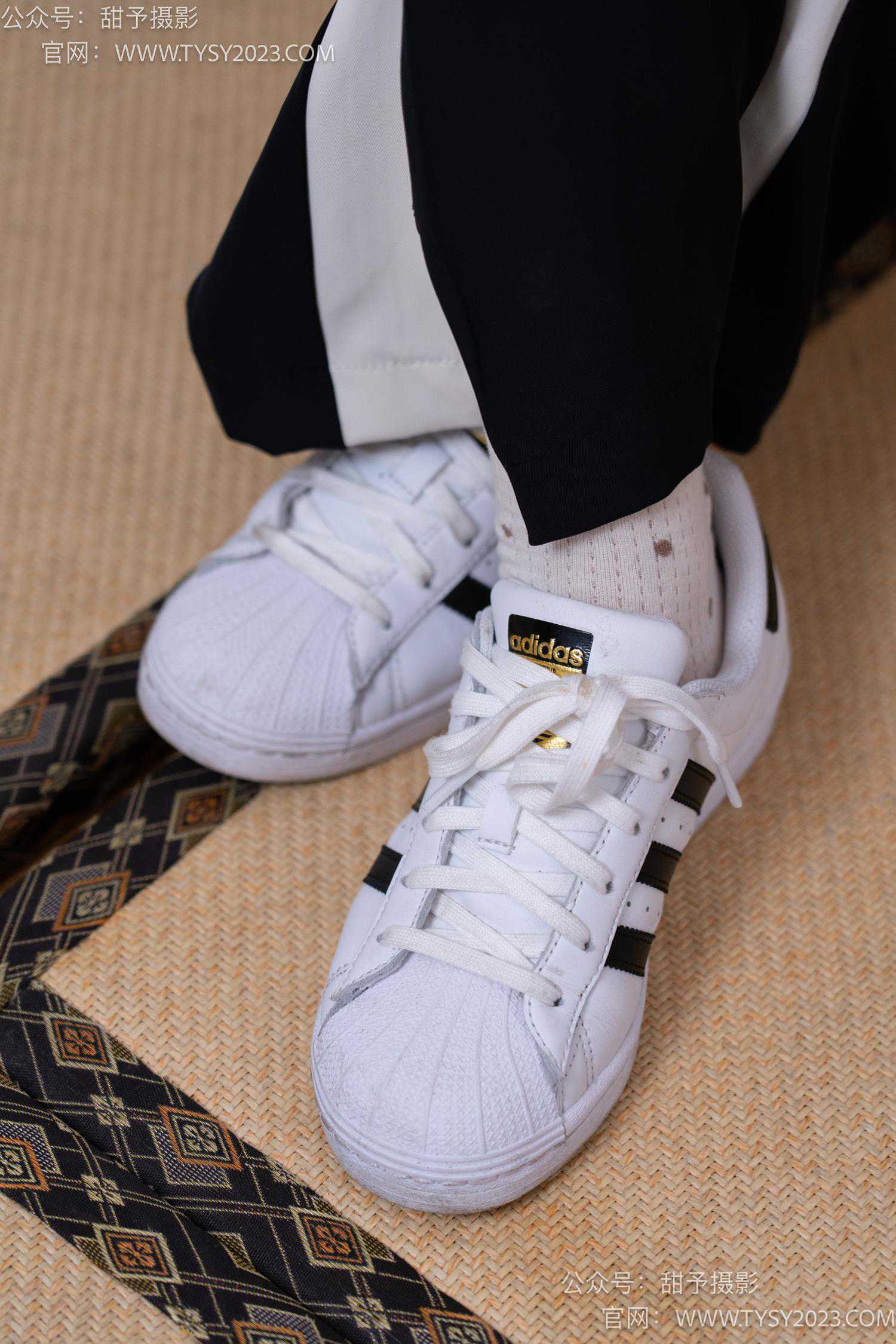 图片[26]-甜予摄影 NO.046 双双-板鞋、白棉袜、裸足[129P] – 速更版-美库