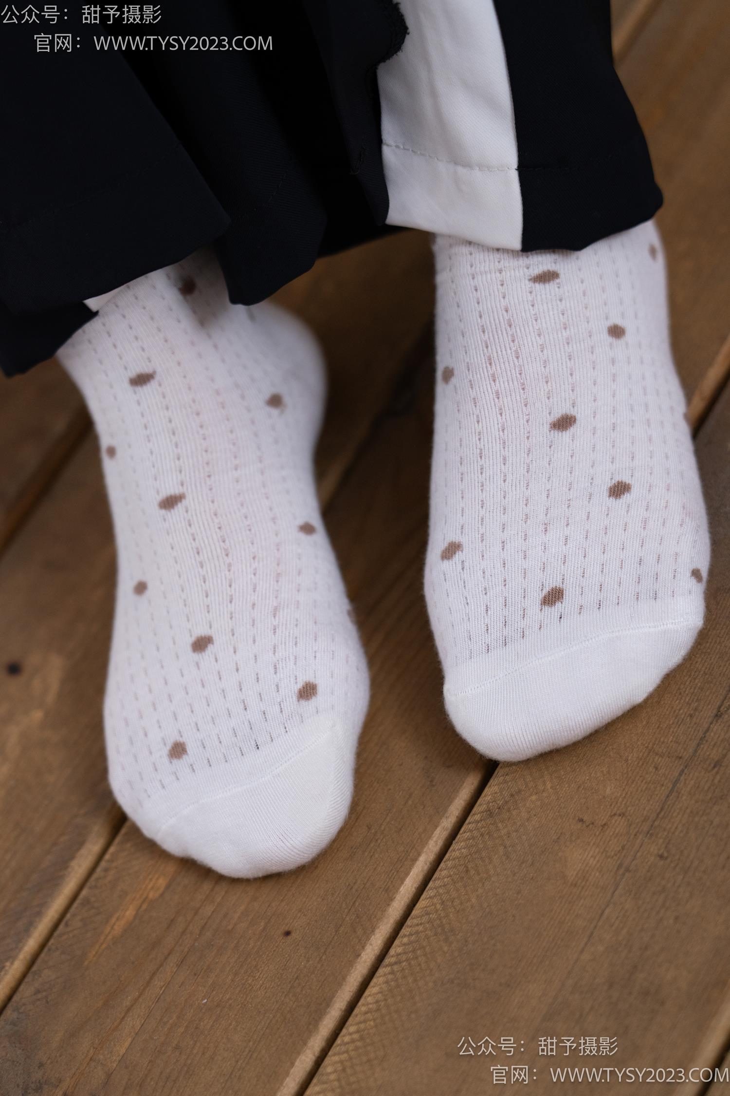 图片[33]-甜予摄影 NO.046 双双-板鞋、白棉袜、裸足[129P] – 速更版-美库