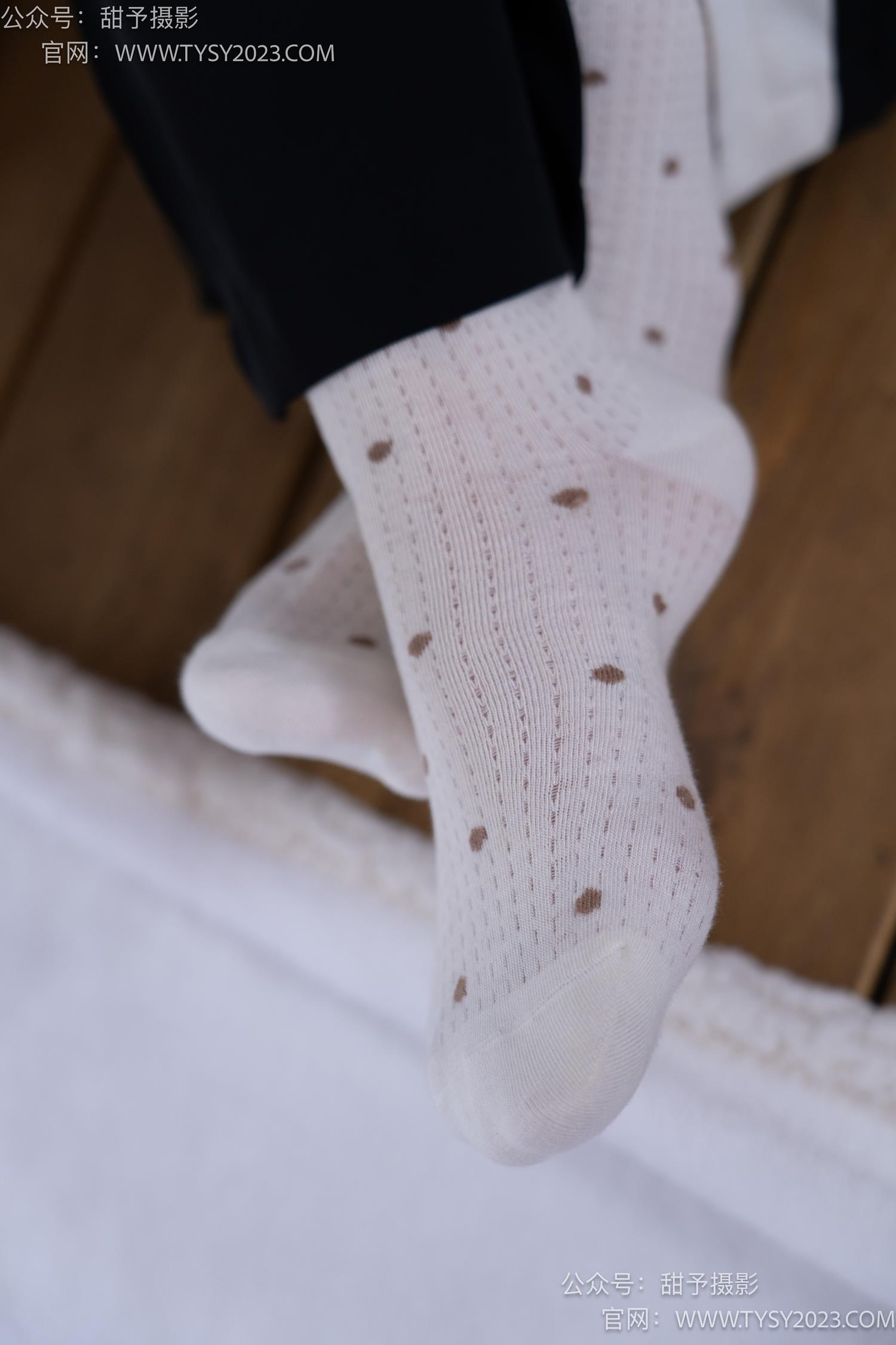图片[37]-甜予摄影 NO.046 双双-板鞋、白棉袜、裸足[129P] – 速更版-美库