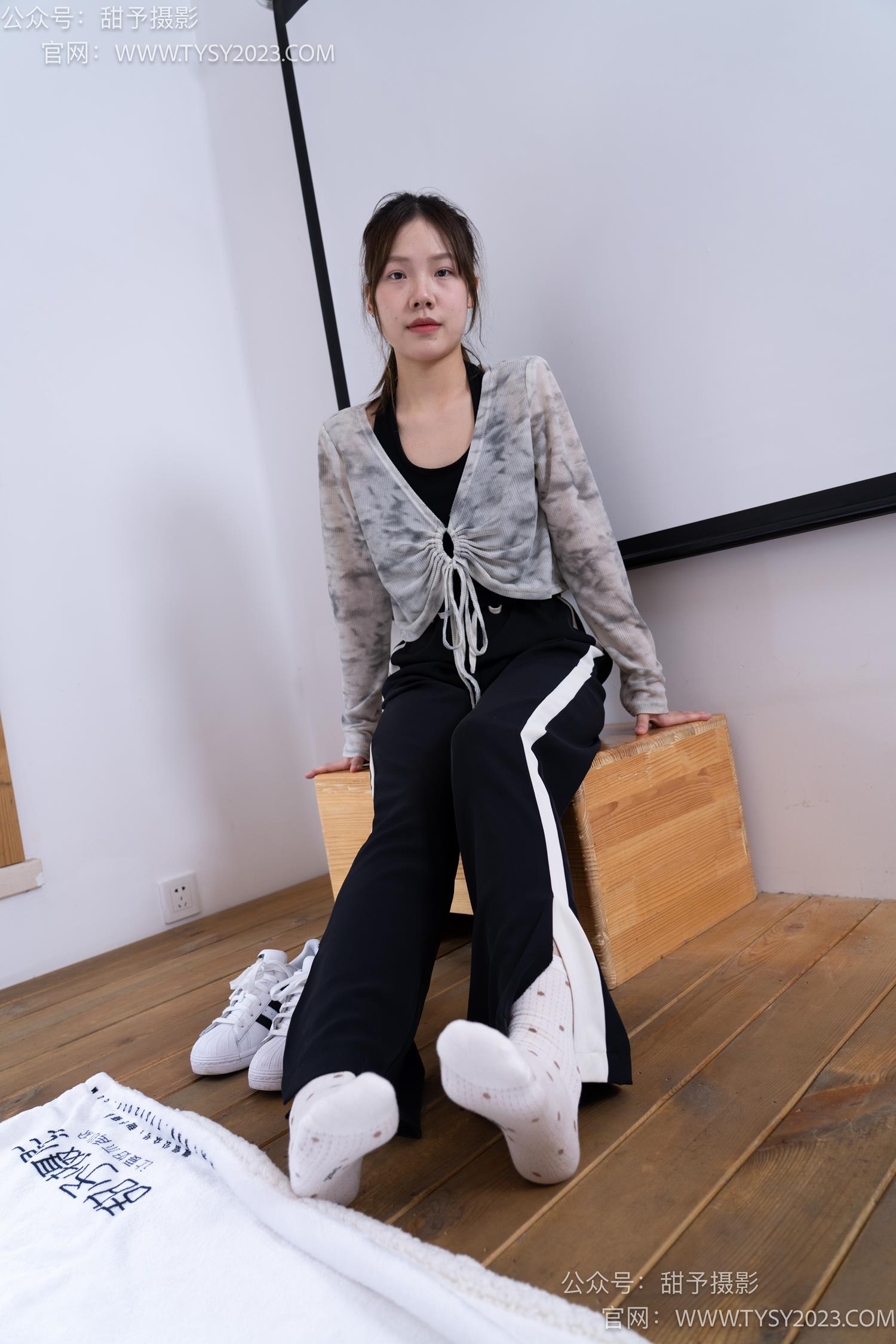 图片[38]-甜予摄影 NO.046 双双-板鞋、白棉袜、裸足[129P] – 速更版-美库