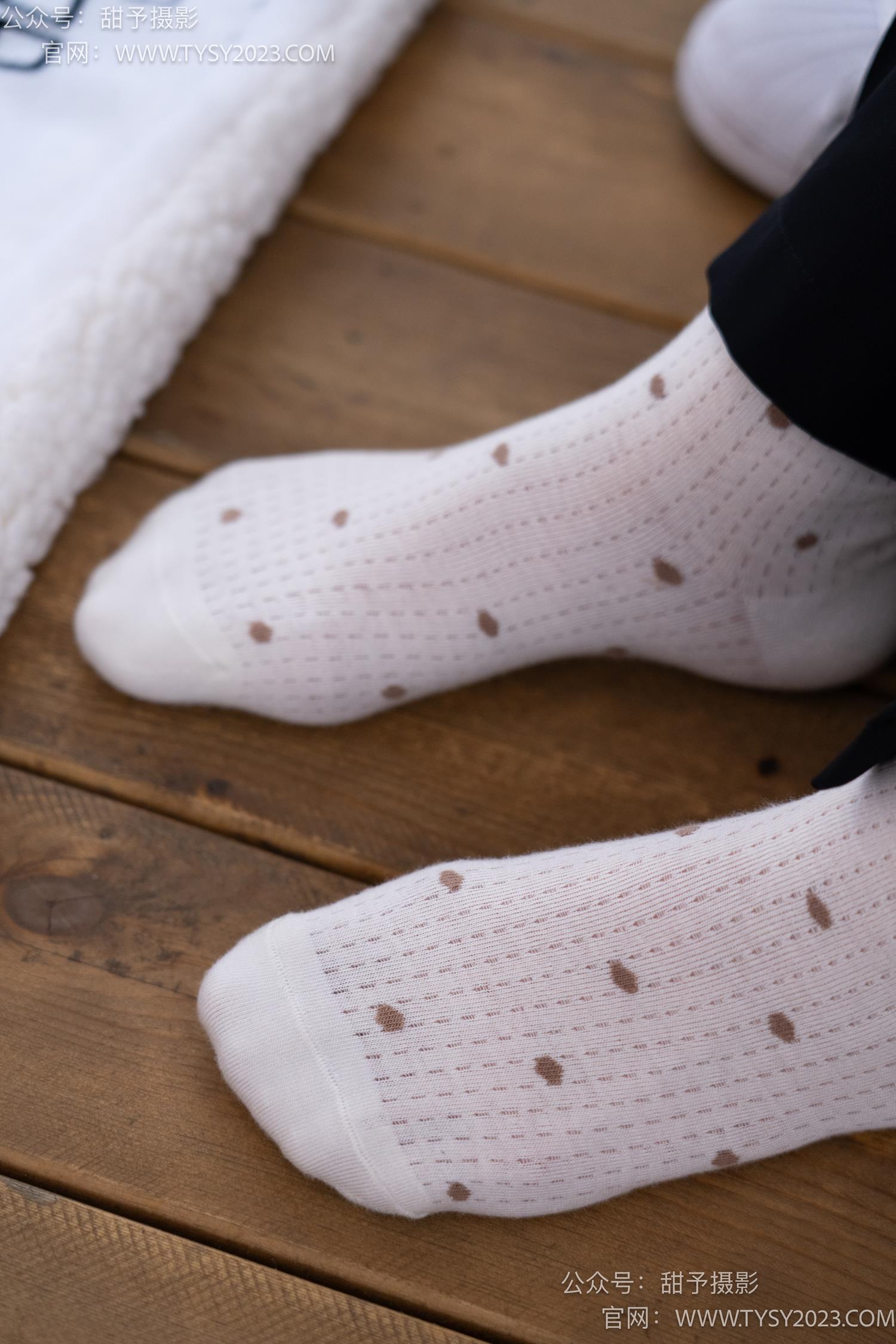 图片[43]-甜予摄影 NO.046 双双-板鞋、白棉袜、裸足[129P] – 速更版-美库