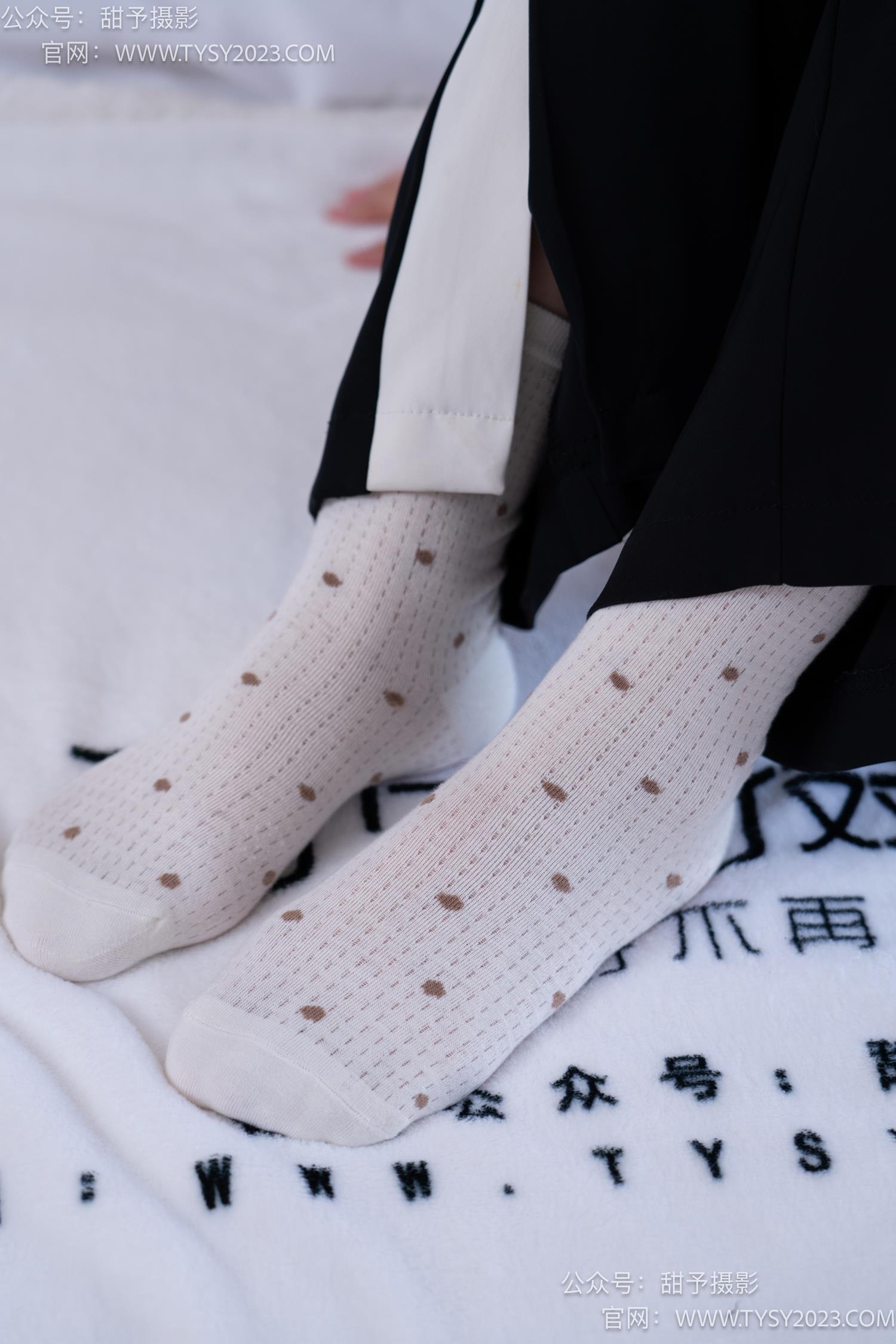 图片[46]-甜予摄影 NO.046 双双-板鞋、白棉袜、裸足[129P] – 速更版-美库