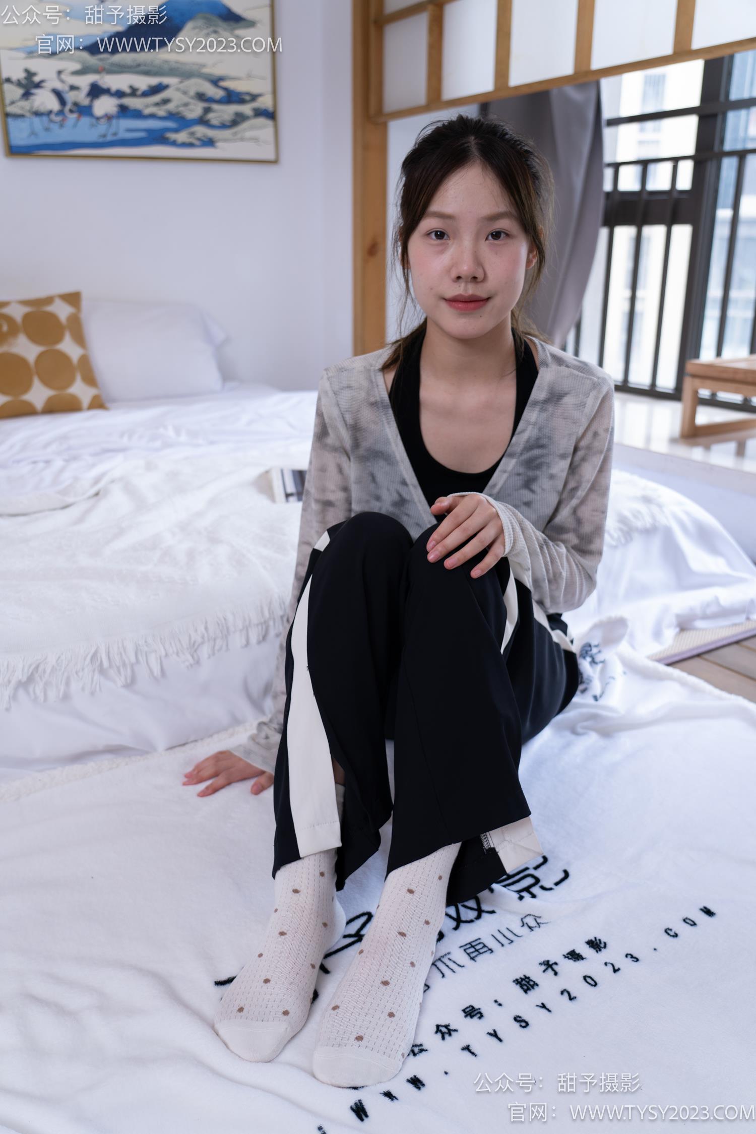 图片[47]-甜予摄影 NO.046 双双-板鞋、白棉袜、裸足[129P] – 速更版-美库