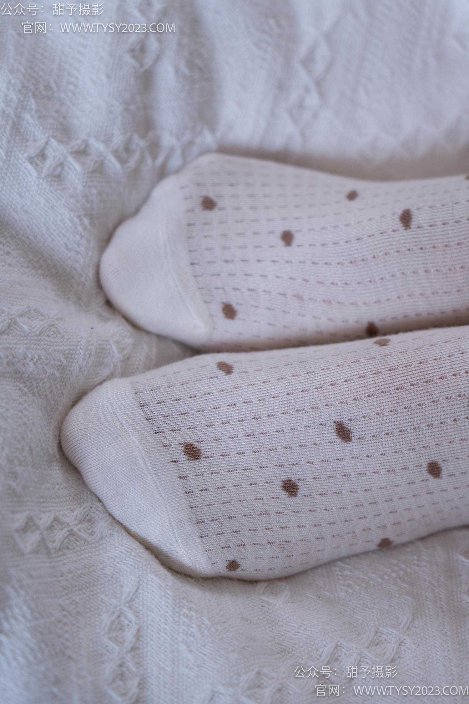 图片[77]-甜予摄影 NO.046 双双-板鞋、白棉袜、裸足[129P] – 速更版-美库