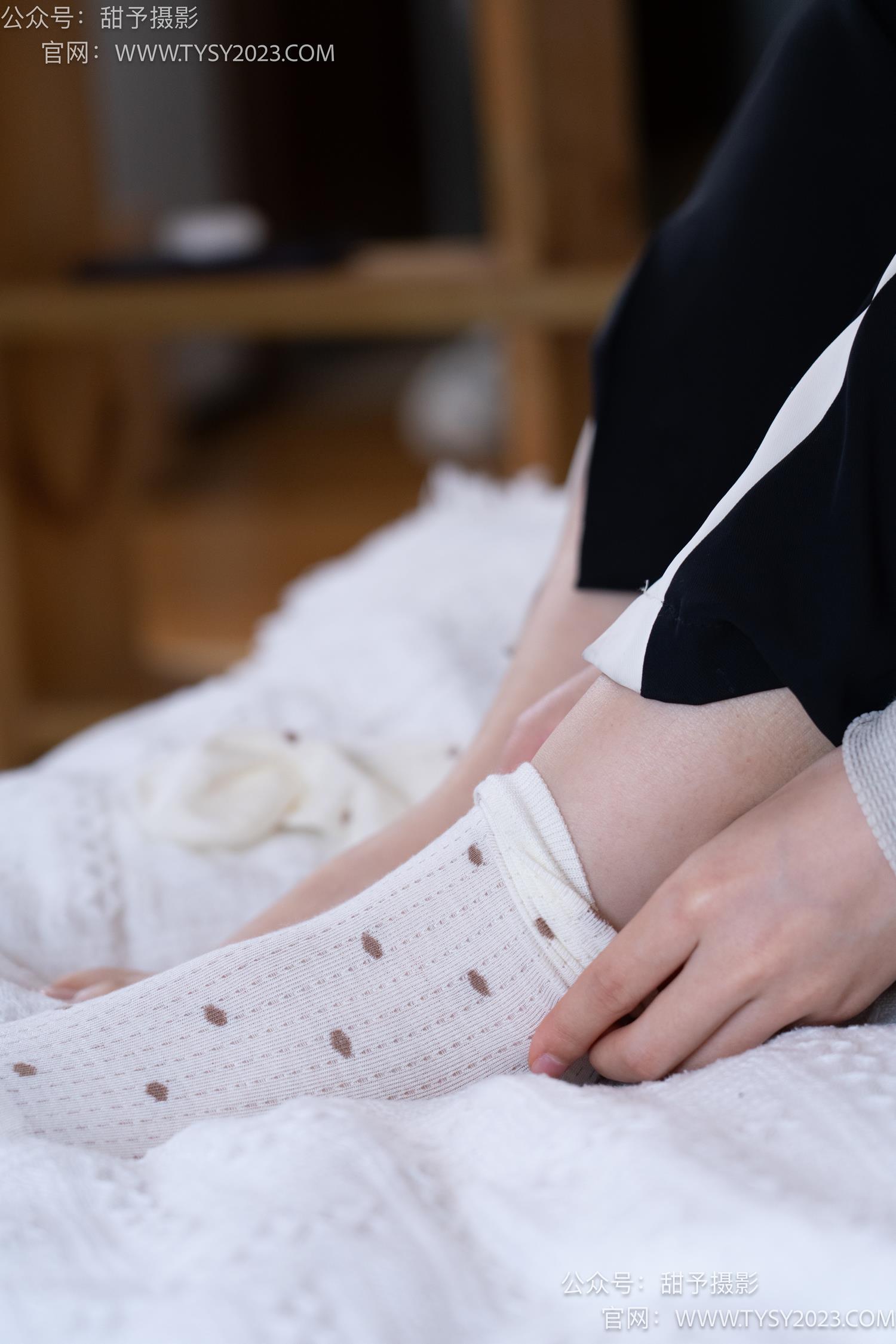 图片[87]-甜予摄影 NO.046 双双-板鞋、白棉袜、裸足[129P] – 速更版-美库