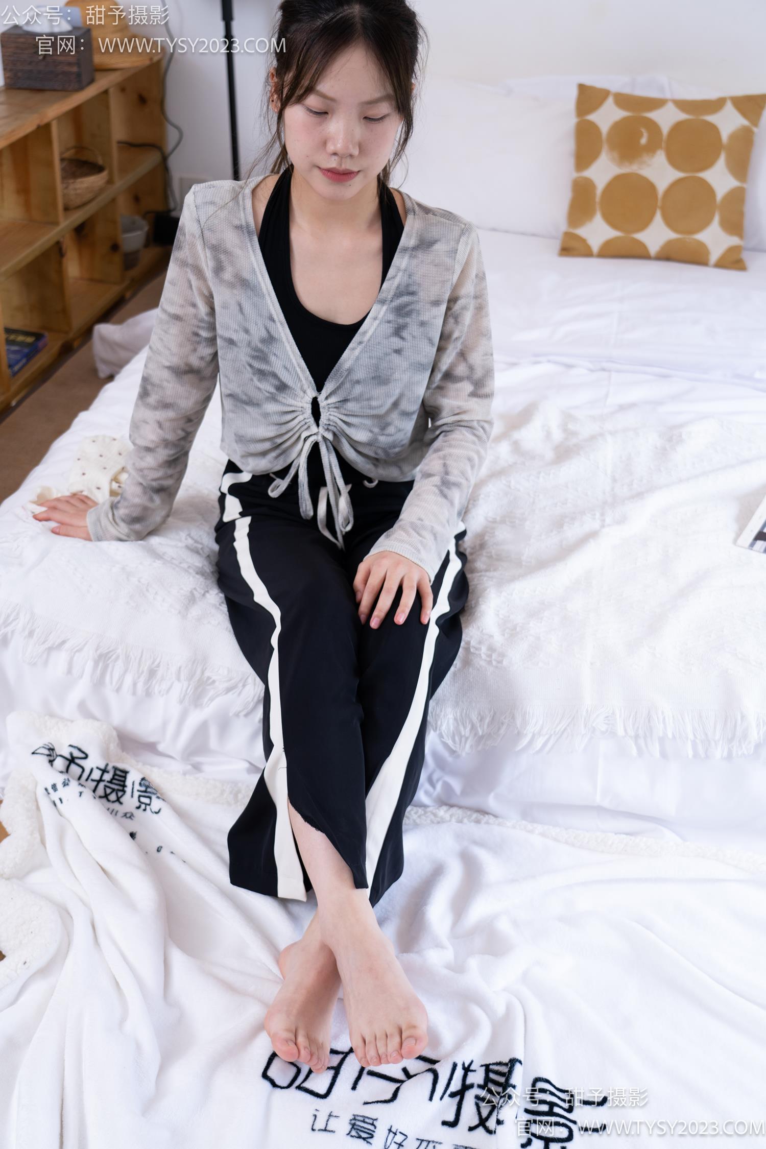 图片[111]-甜予摄影 NO.046 双双-板鞋、白棉袜、裸足[129P] – 速更版-美库