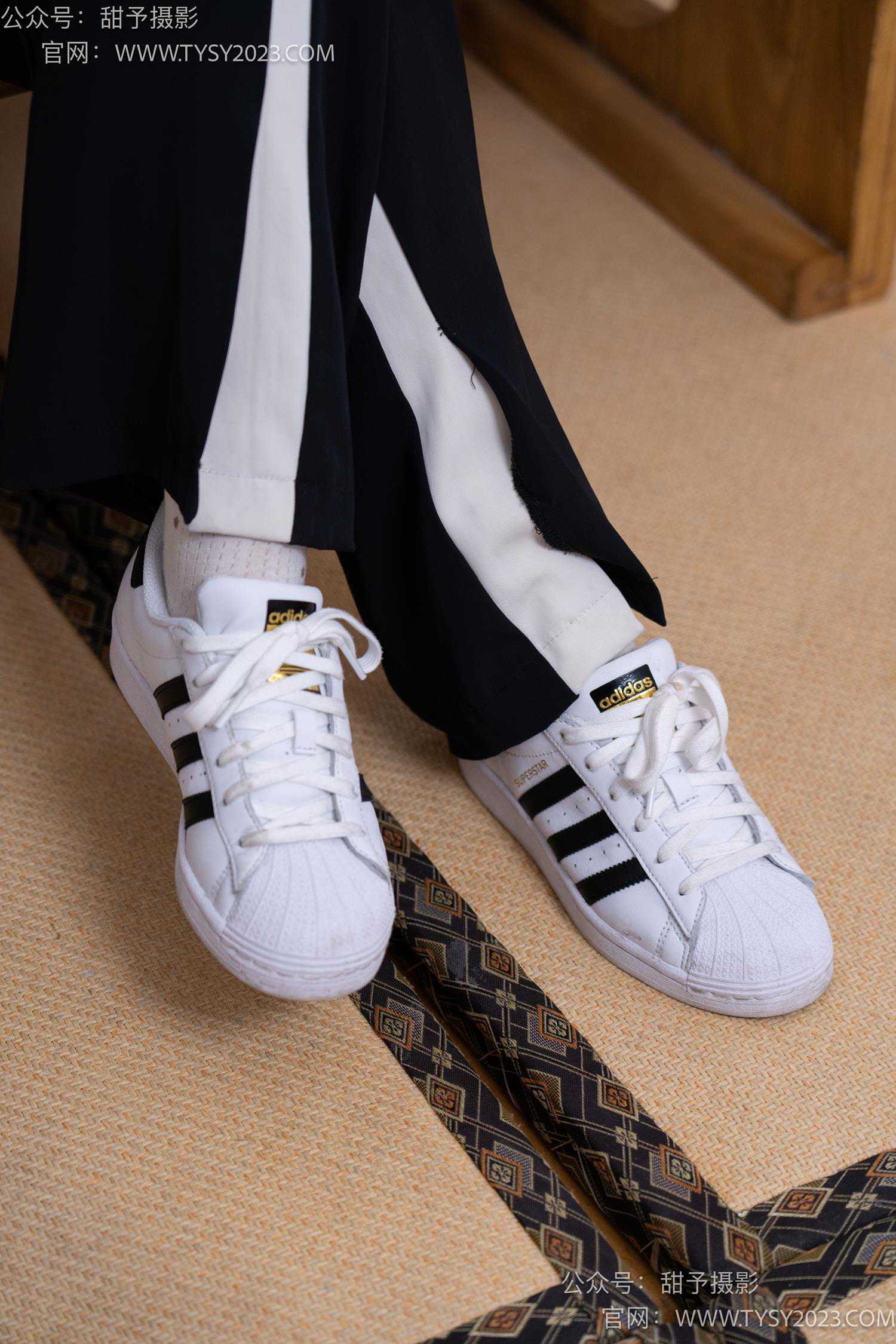 图片[122]-甜予摄影 NO.046 双双-板鞋、白棉袜、裸足[129P] – 速更版-美库