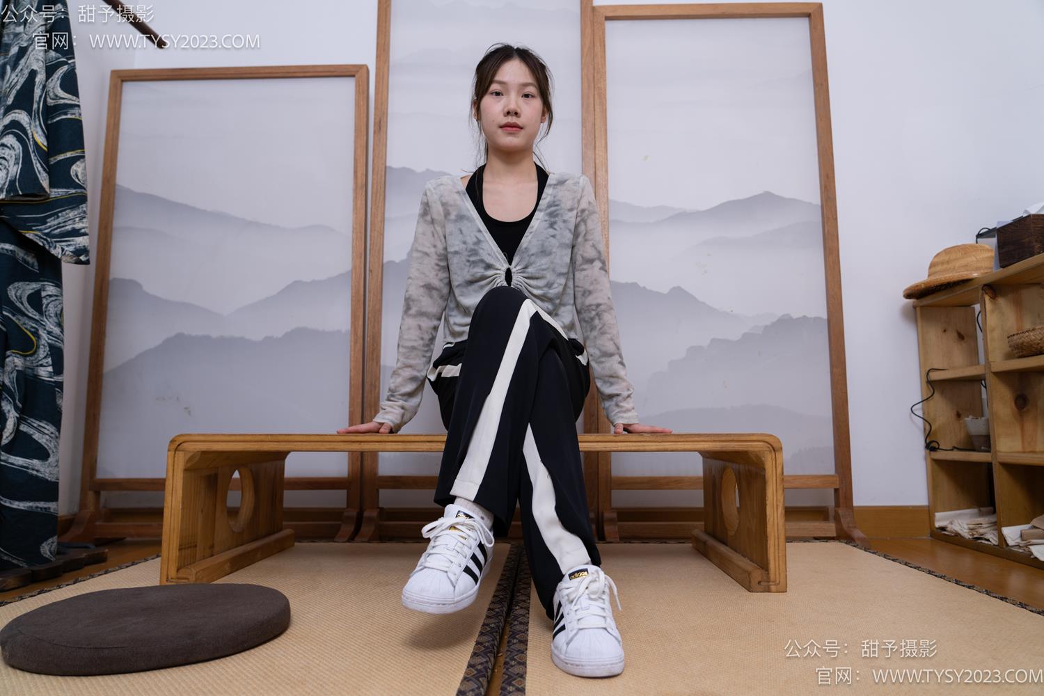 图片[126]-甜予摄影 NO.046 双双-板鞋、白棉袜、裸足[129P] – 速更版-美库