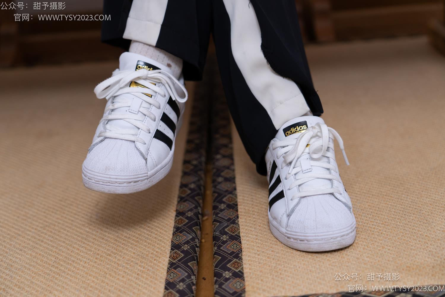 图片[127]-甜予摄影 NO.046 双双-板鞋、白棉袜、裸足[129P] – 速更版-美库