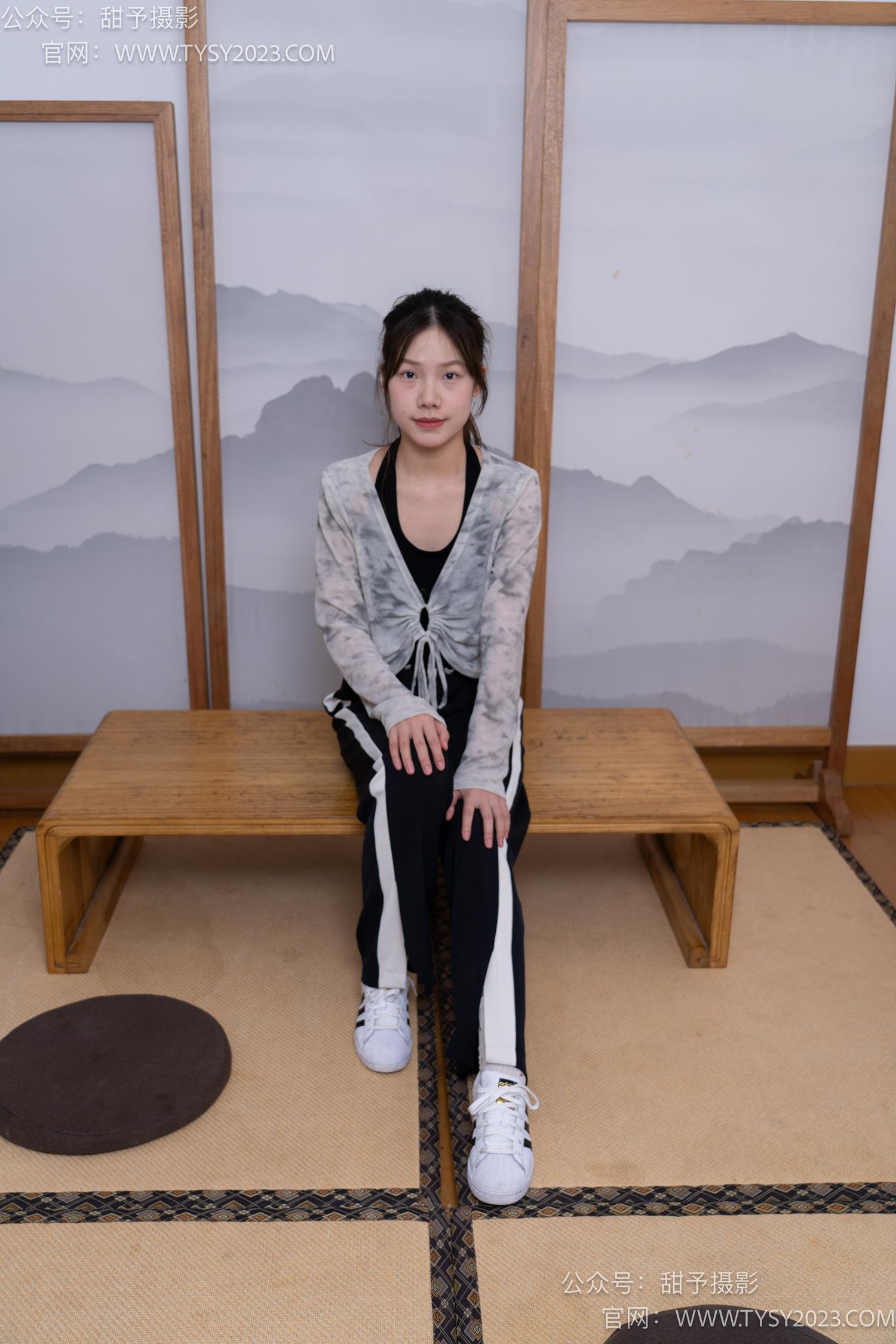 图片[128]-甜予摄影 NO.046 双双-板鞋、白棉袜、裸足[129P] – 速更版-美库