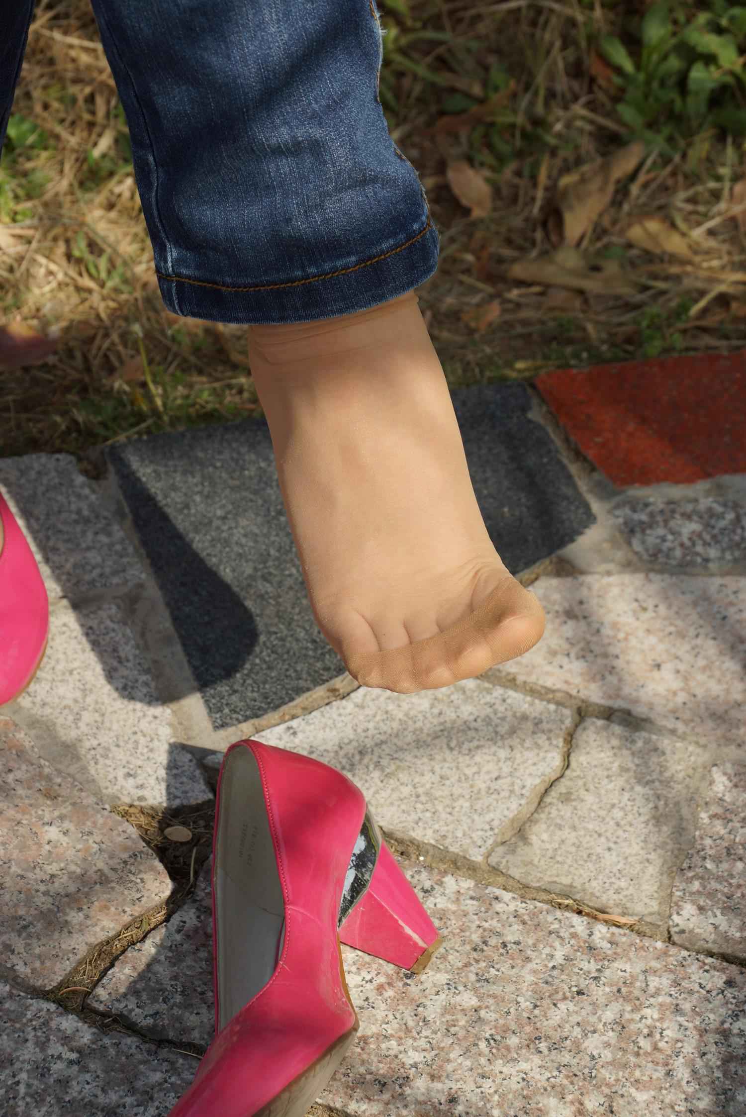 图片[32]-自由摄影 No.277 超薄足底女孩肉丝 [99P] – 速更版-美库