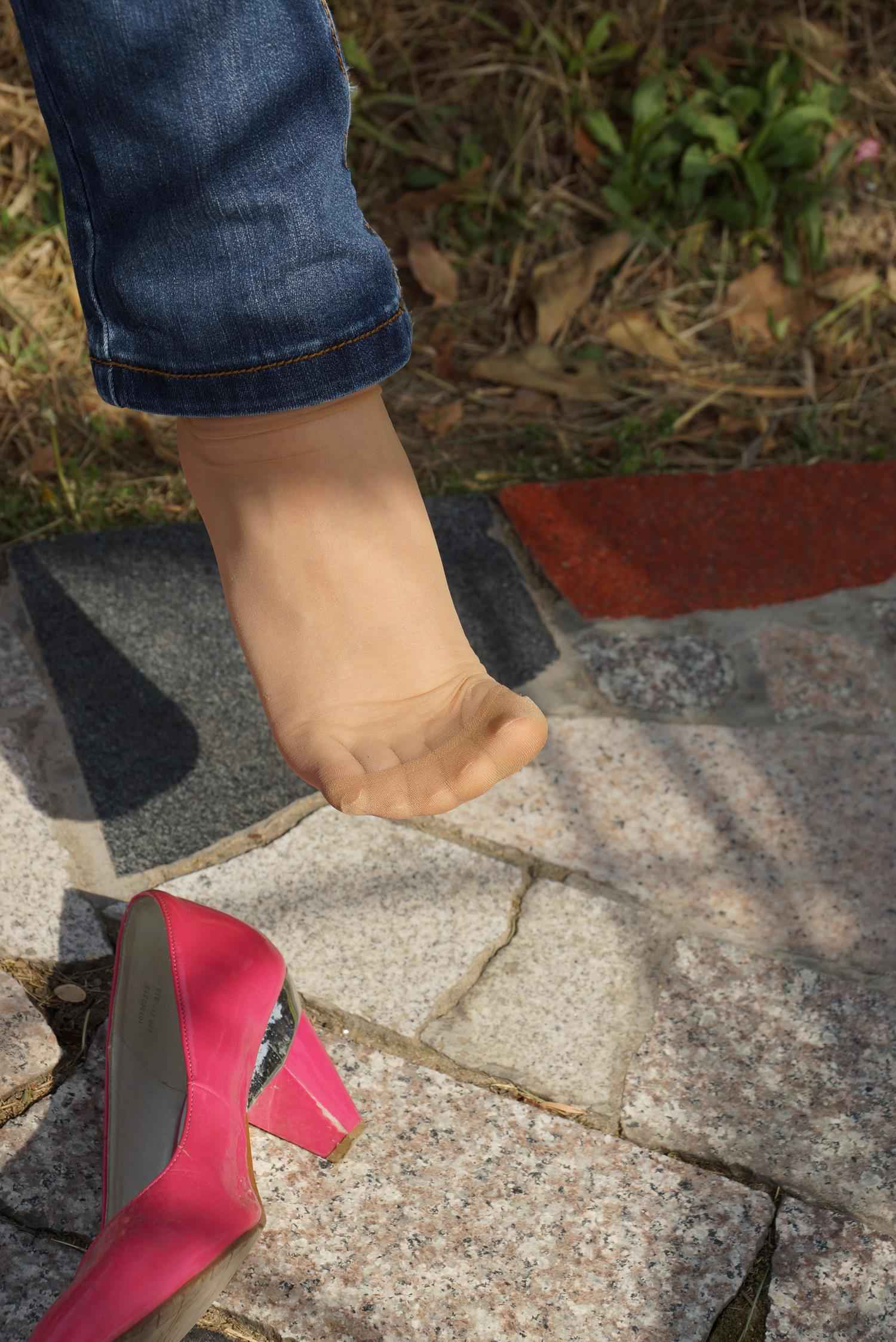 图片[34]-自由摄影 No.277 超薄足底女孩肉丝 [99P] – 速更版-美库