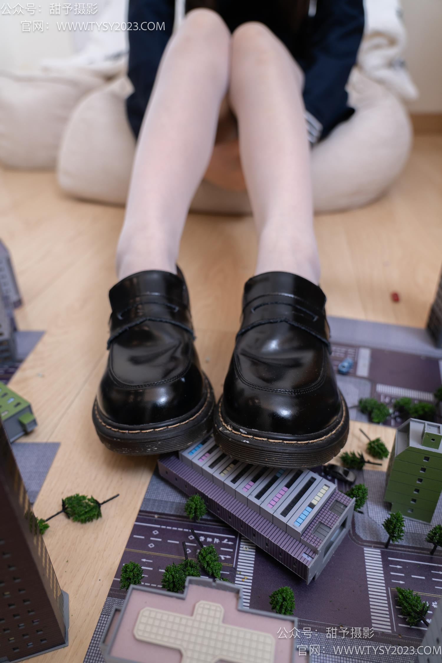 图片[132]-甜予摄影 NO.047 璇璇-jk制服、皮鞋、白丝、小人国剧情、VR[132P] – 速更版-美库