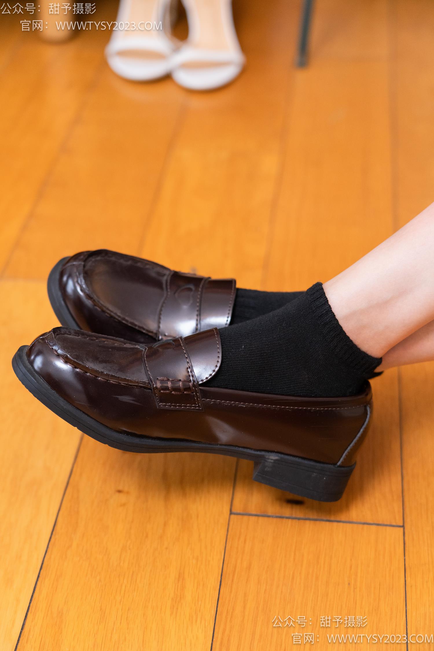 图片[91]-甜予摄影 NO.048 澜澜-皮鞋、凉鞋、白棉袜、黑棉袜、肉丝[143P] – 速更版-美库