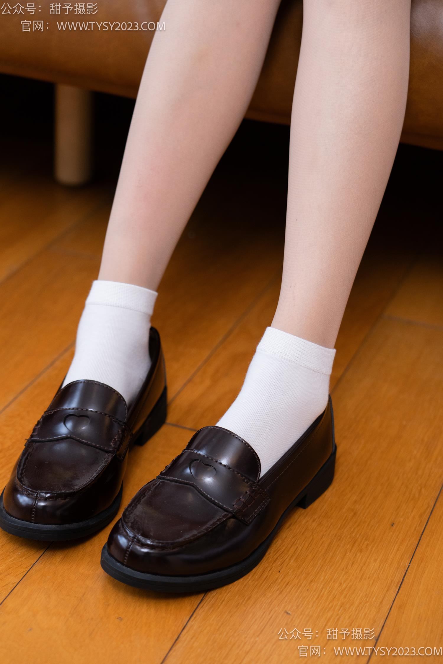 图片[137]-甜予摄影 NO.048 澜澜-皮鞋、凉鞋、白棉袜、黑棉袜、肉丝[143P] – 速更版-美库