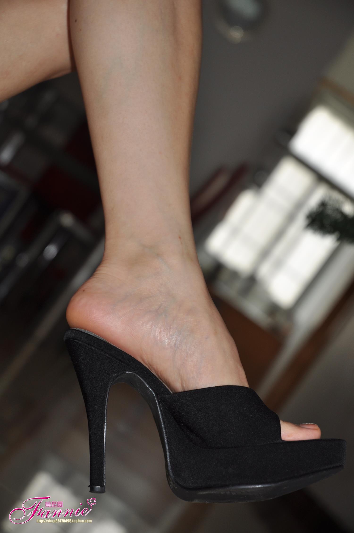 图片[23]-Fannie芬妮每足园 No.618 足下风情 高跟裸足4[53P] – 速更版-美库