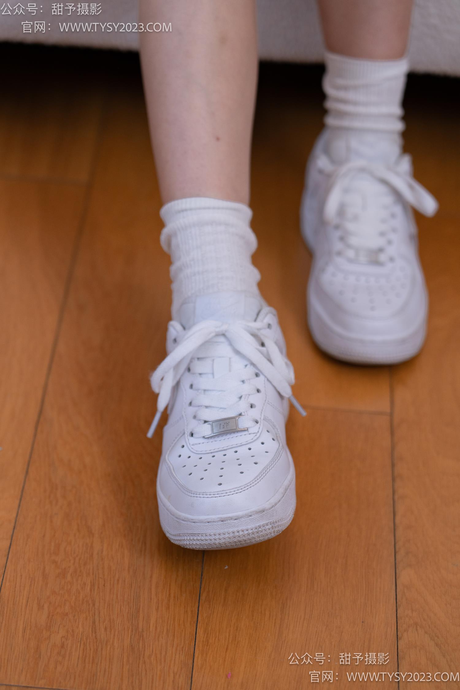 图片[24]-甜予摄影 NO.049 小粥-板鞋、白棉袜、裸足[135P] – 速更版-美库
