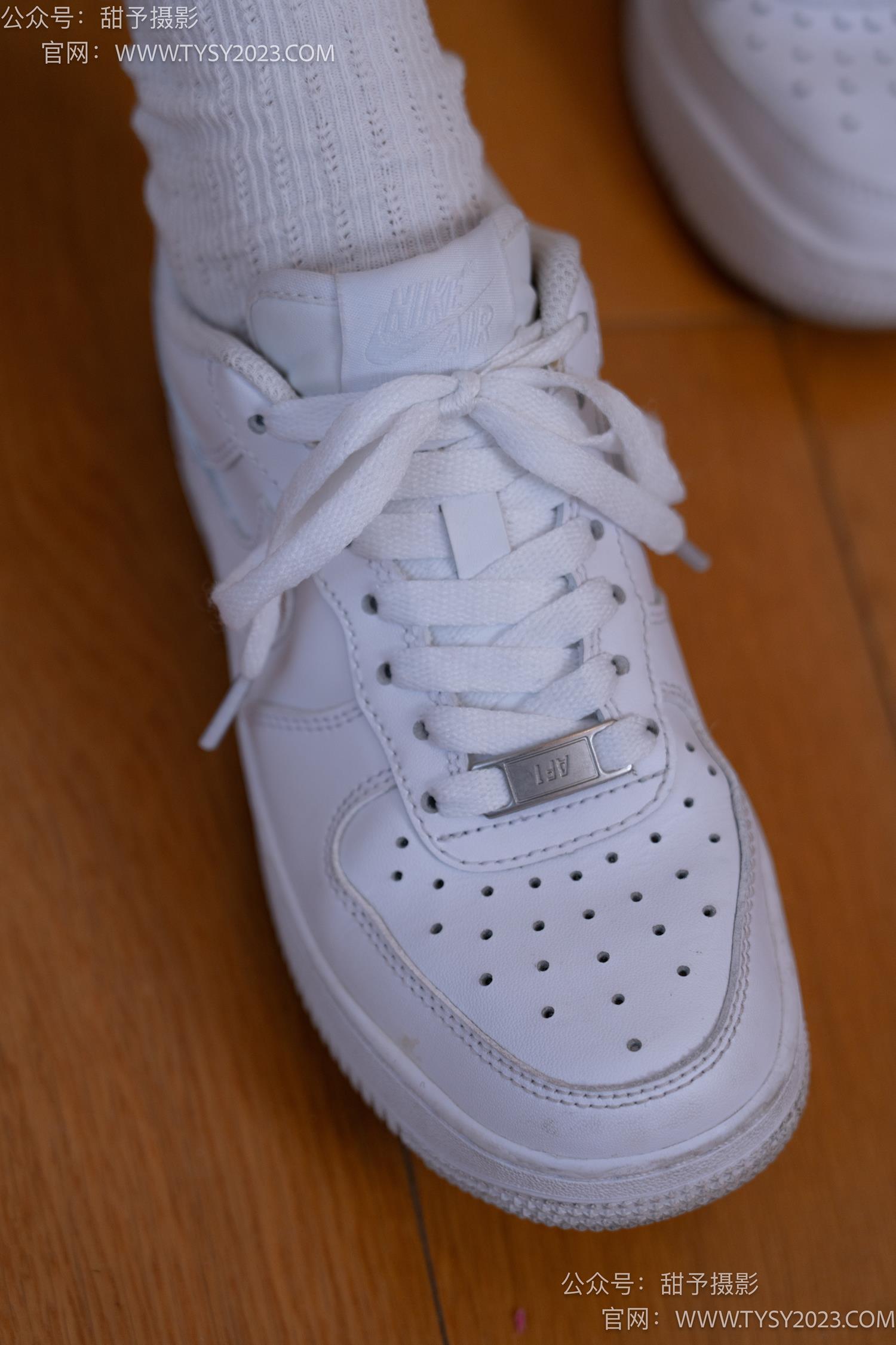 图片[10]-甜予摄影 NO.049 小粥-板鞋、白棉袜、裸足[135P] – 速更版-美库