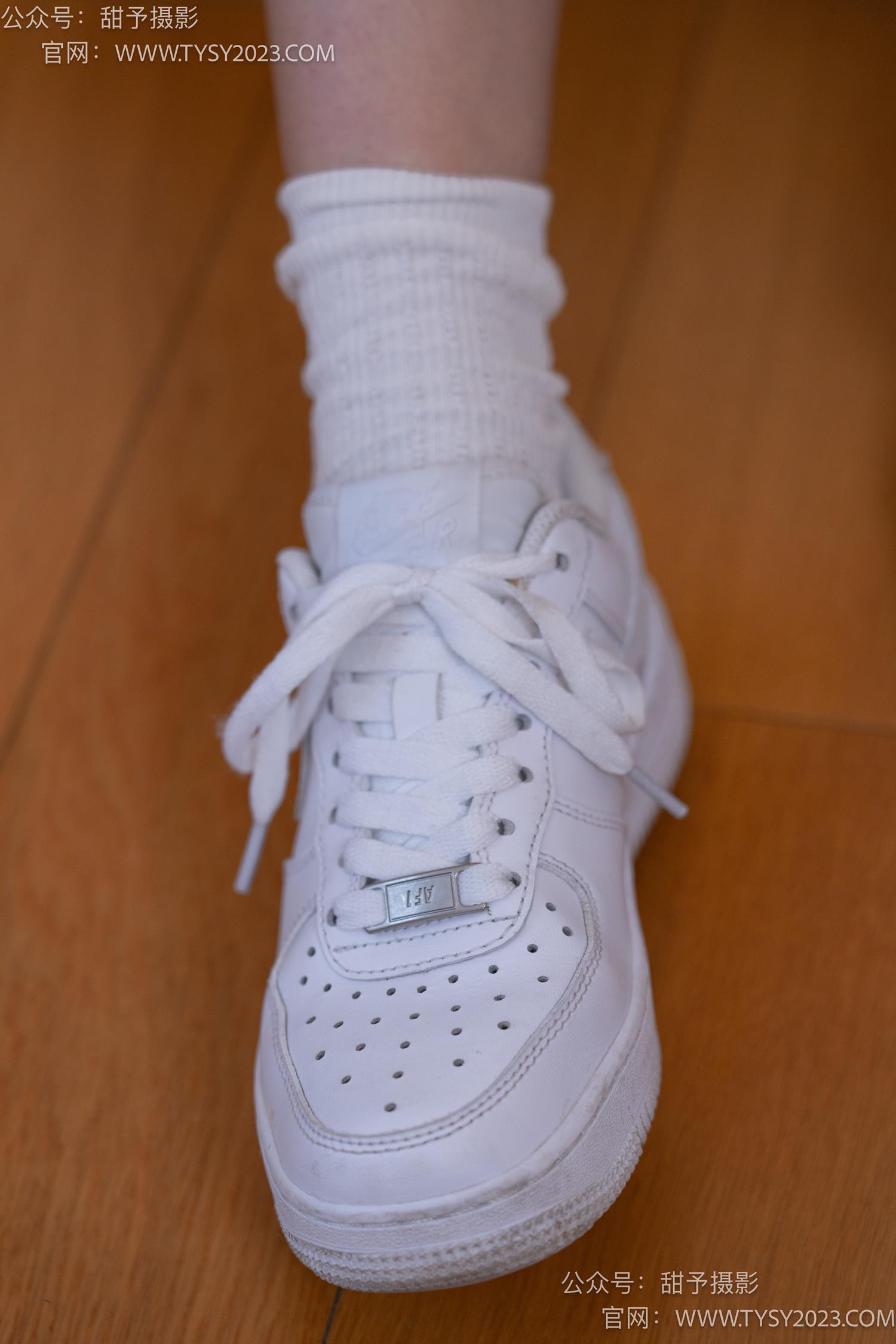图片[12]-甜予摄影 NO.049 小粥-板鞋、白棉袜、裸足[135P] – 速更版-美库