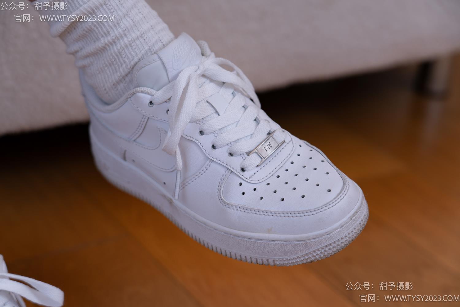 图片[15]-甜予摄影 NO.049 小粥-板鞋、白棉袜、裸足[135P] – 速更版-美库