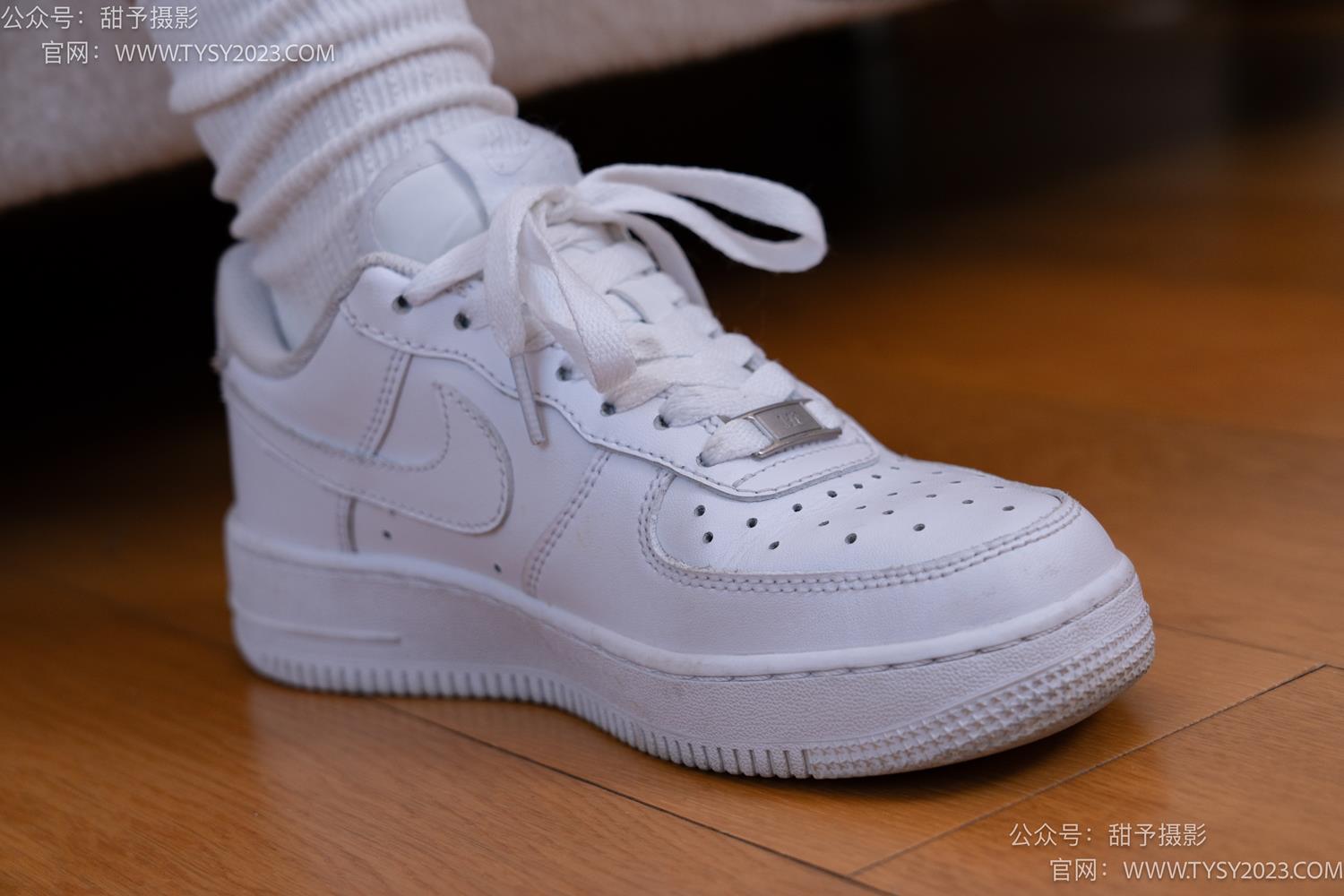 图片[16]-甜予摄影 NO.049 小粥-板鞋、白棉袜、裸足[135P] – 速更版-美库