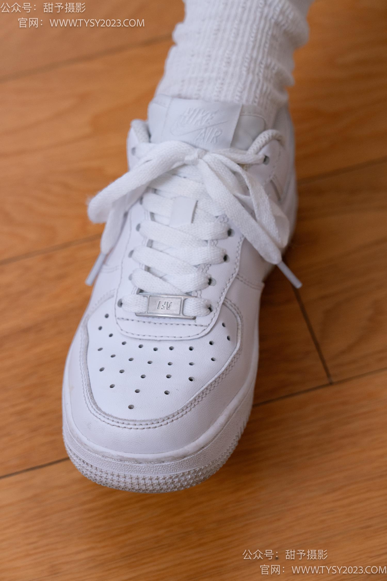 图片[22]-甜予摄影 NO.049 小粥-板鞋、白棉袜、裸足[135P] – 速更版-美库