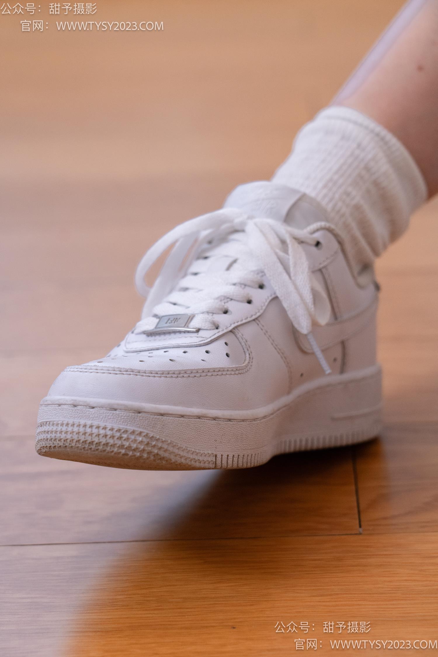 图片[25]-甜予摄影 NO.049 小粥-板鞋、白棉袜、裸足[135P] – 速更版-美库