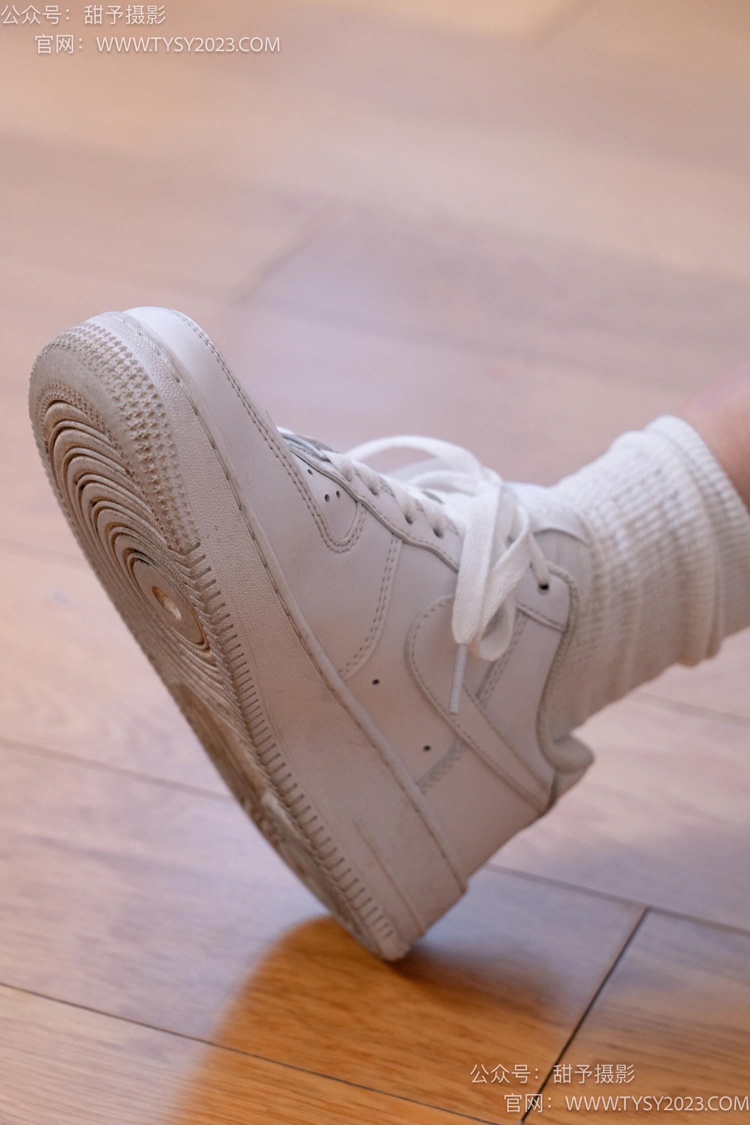 图片[29]-甜予摄影 NO.049 小粥-板鞋、白棉袜、裸足[135P] – 速更版-美库