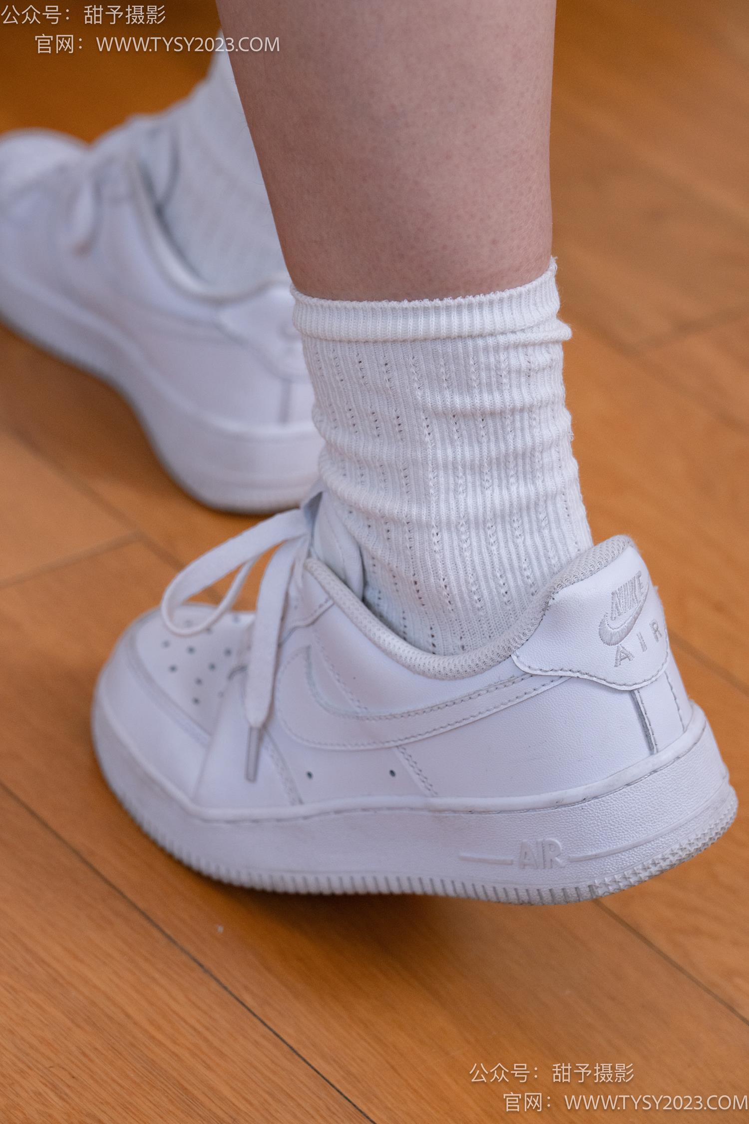 图片[44]-甜予摄影 NO.049 小粥-板鞋、白棉袜、裸足[135P] – 速更版-美库