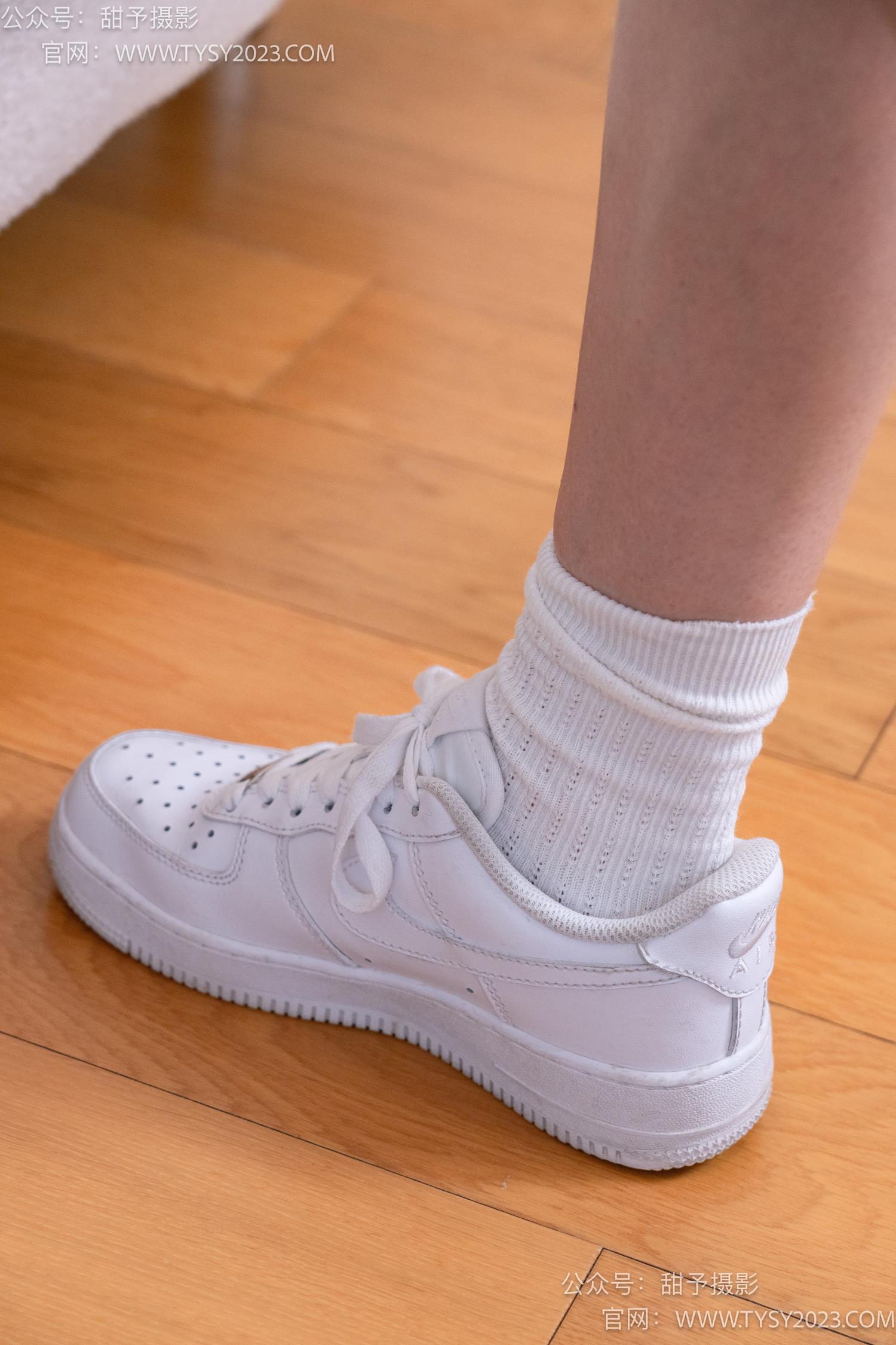 图片[45]-甜予摄影 NO.049 小粥-板鞋、白棉袜、裸足[135P] – 速更版-美库