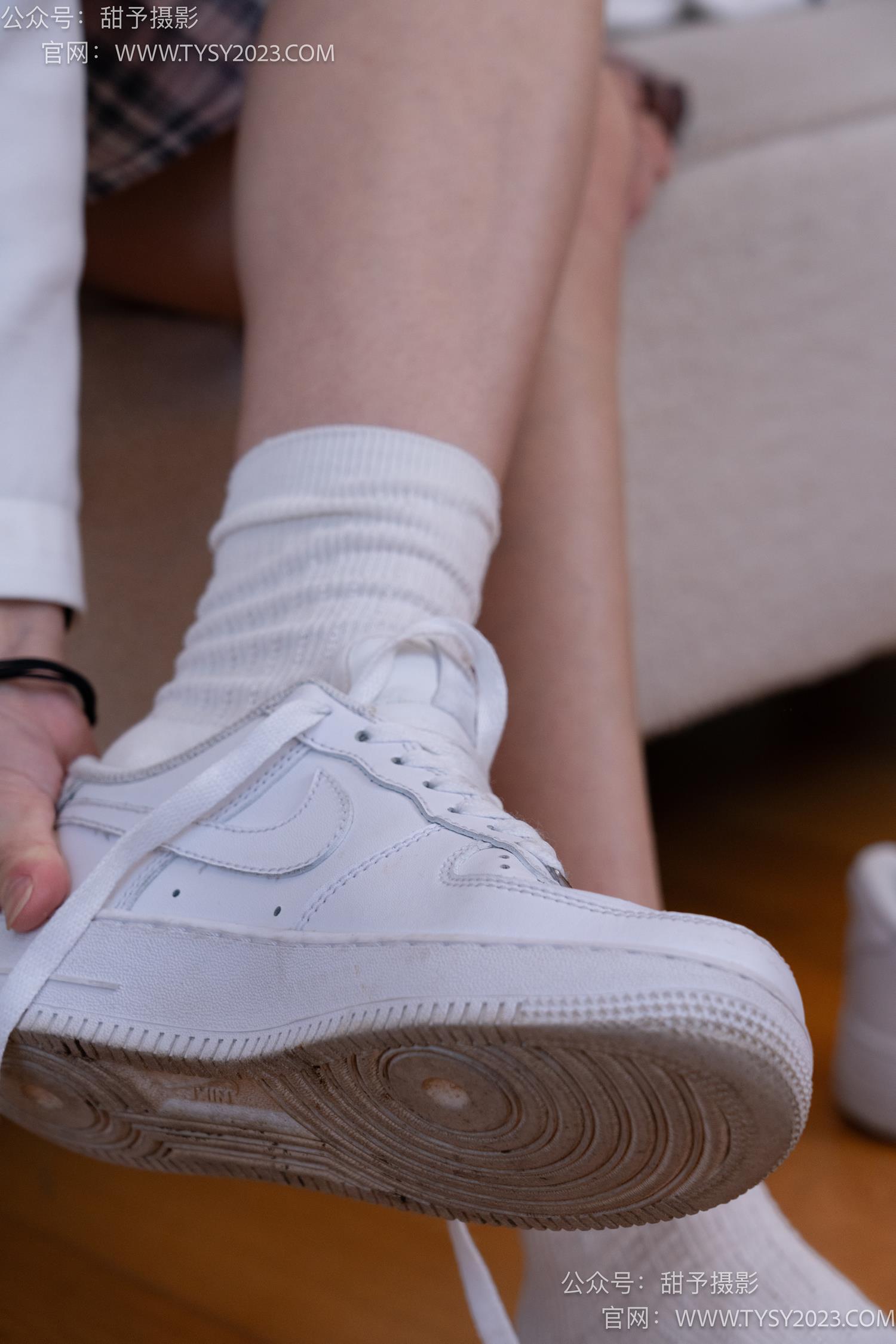 图片[49]-甜予摄影 NO.049 小粥-板鞋、白棉袜、裸足[135P] – 速更版-美库