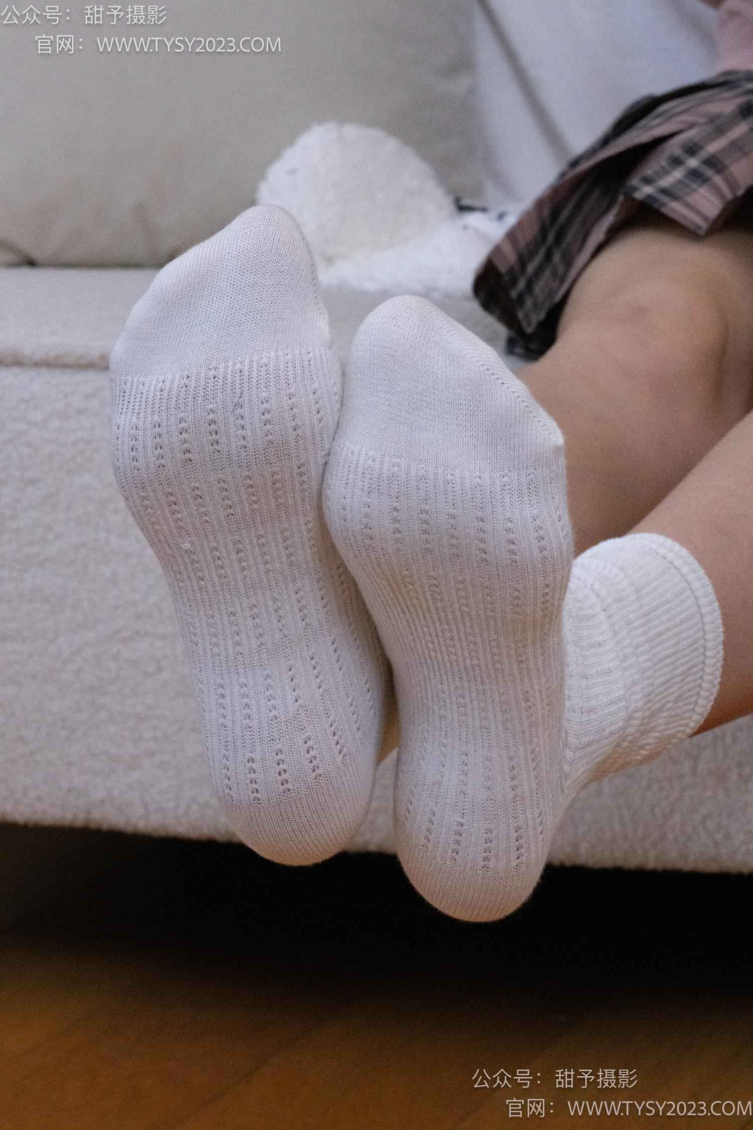 图片[82]-甜予摄影 NO.049 小粥-板鞋、白棉袜、裸足[135P] – 速更版-美库