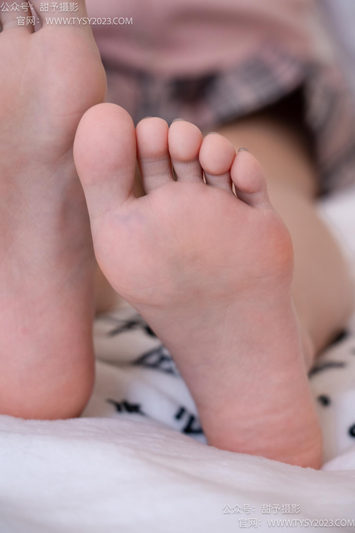 图片[105]-甜予摄影 NO.049 小粥-板鞋、白棉袜、裸足[135P] – 速更版-美库