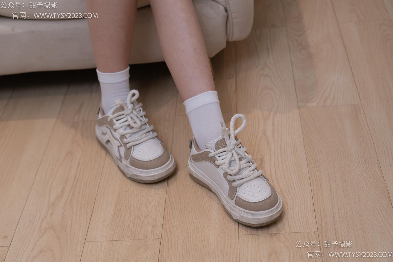 图片[10]-甜予摄影 NO.050 璇璇-板鞋、白棉袜、裸足、泡脚剪指甲剧情[178P] – 速更版-美库