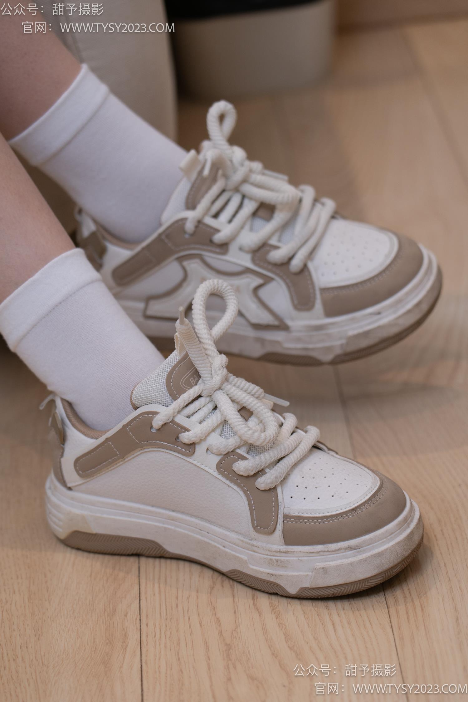 图片[22]-甜予摄影 NO.050 璇璇-板鞋、白棉袜、裸足、泡脚剪指甲剧情[178P] – 速更版-美库