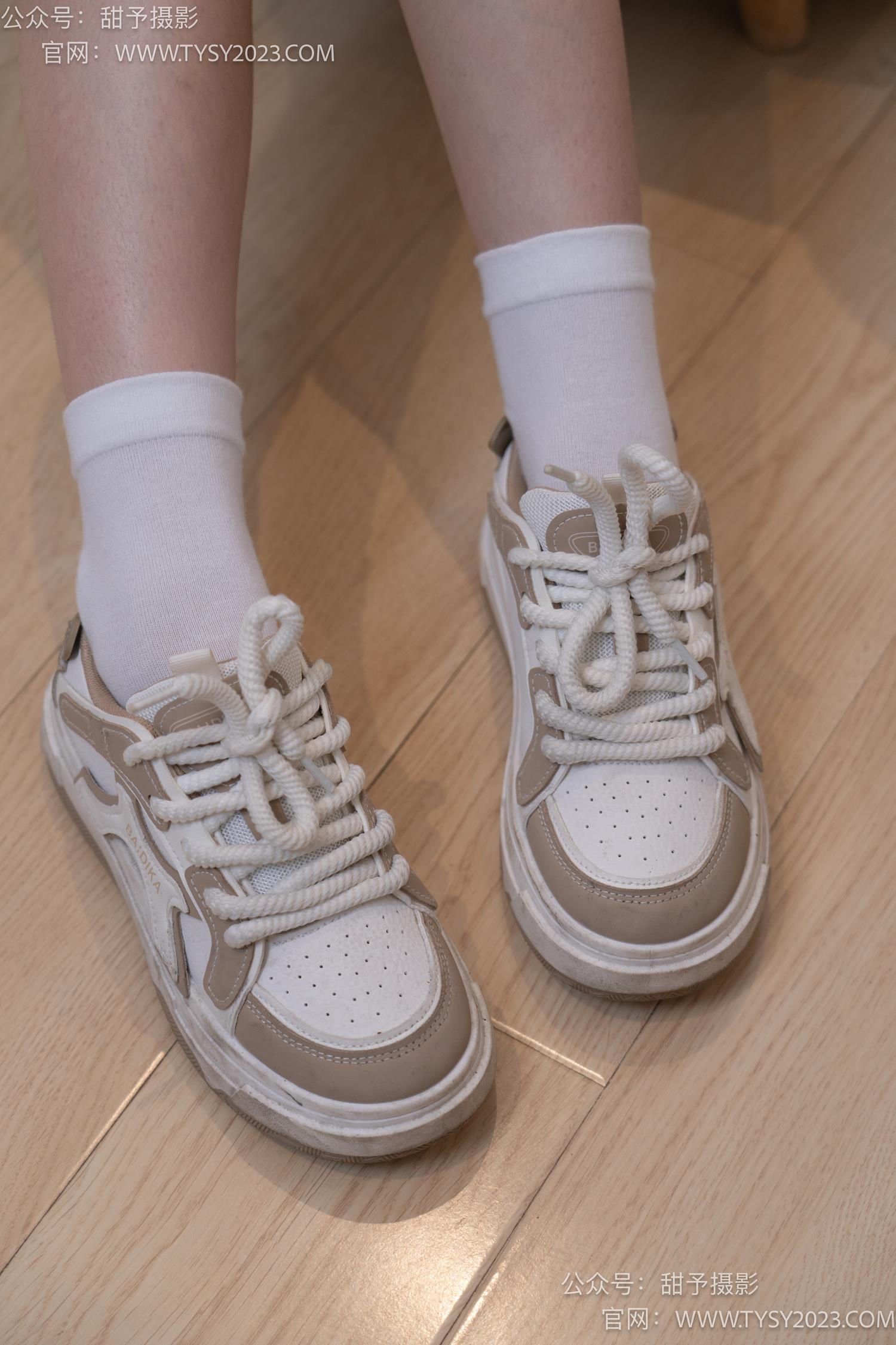 图片[17]-甜予摄影 NO.050 璇璇-板鞋、白棉袜、裸足、泡脚剪指甲剧情[178P] – 速更版-美库