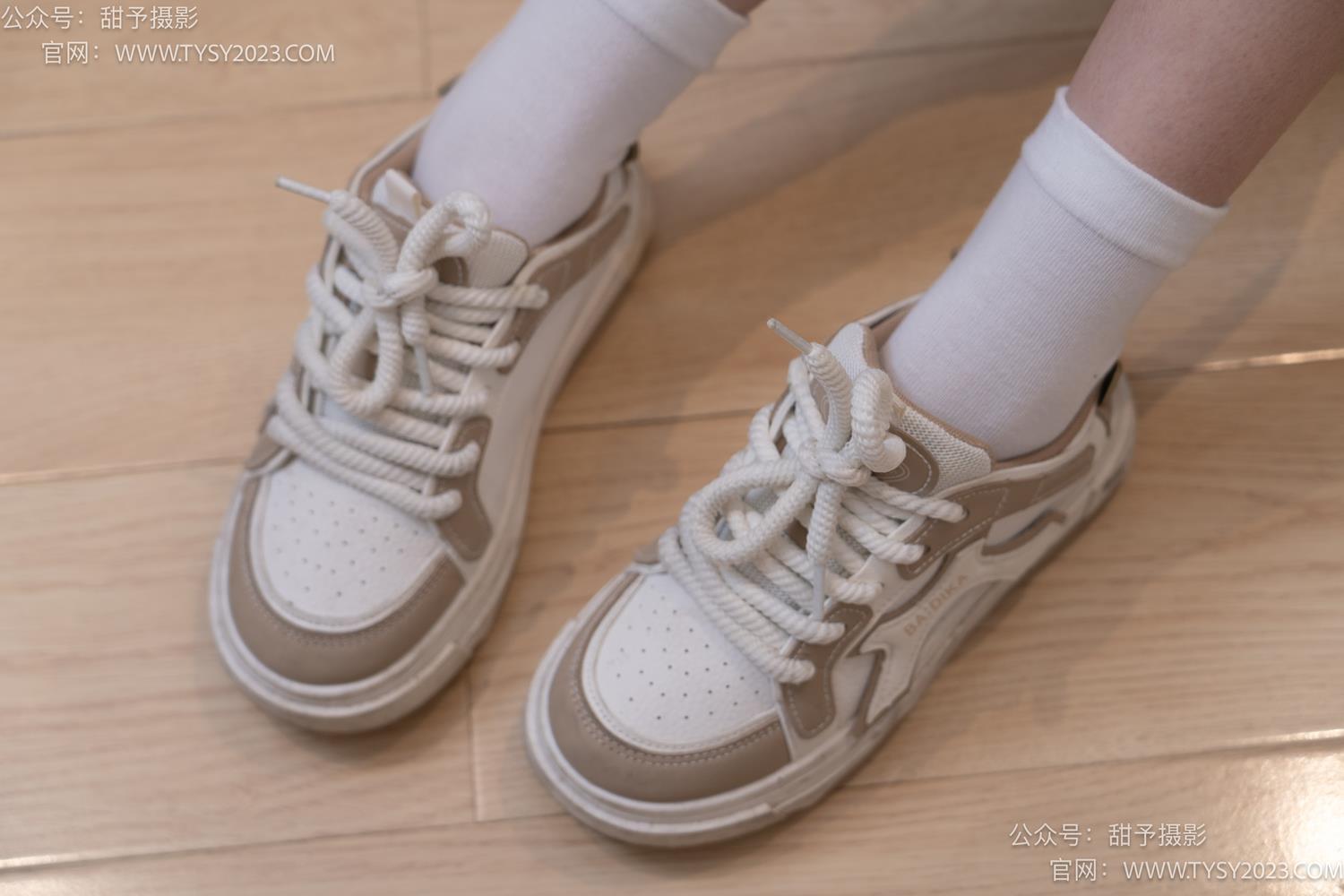 图片[19]-甜予摄影 NO.050 璇璇-板鞋、白棉袜、裸足、泡脚剪指甲剧情[178P] – 速更版-美库