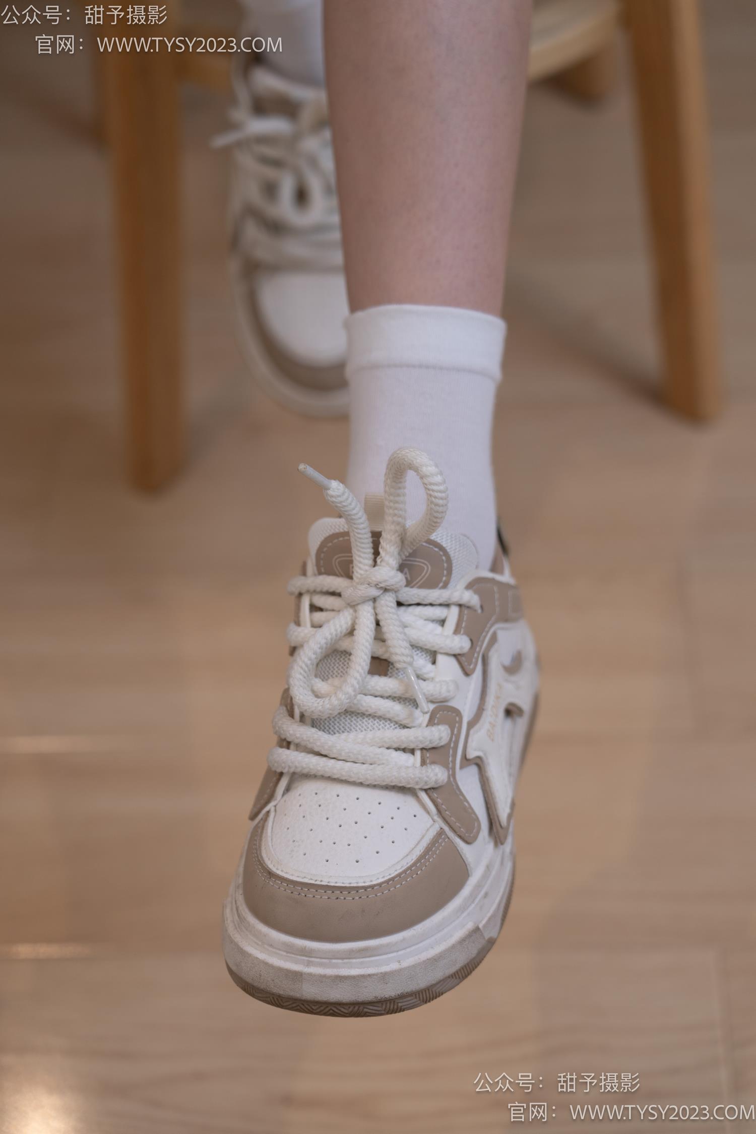 图片[29]-甜予摄影 NO.050 璇璇-板鞋、白棉袜、裸足、泡脚剪指甲剧情[178P] – 速更版-美库