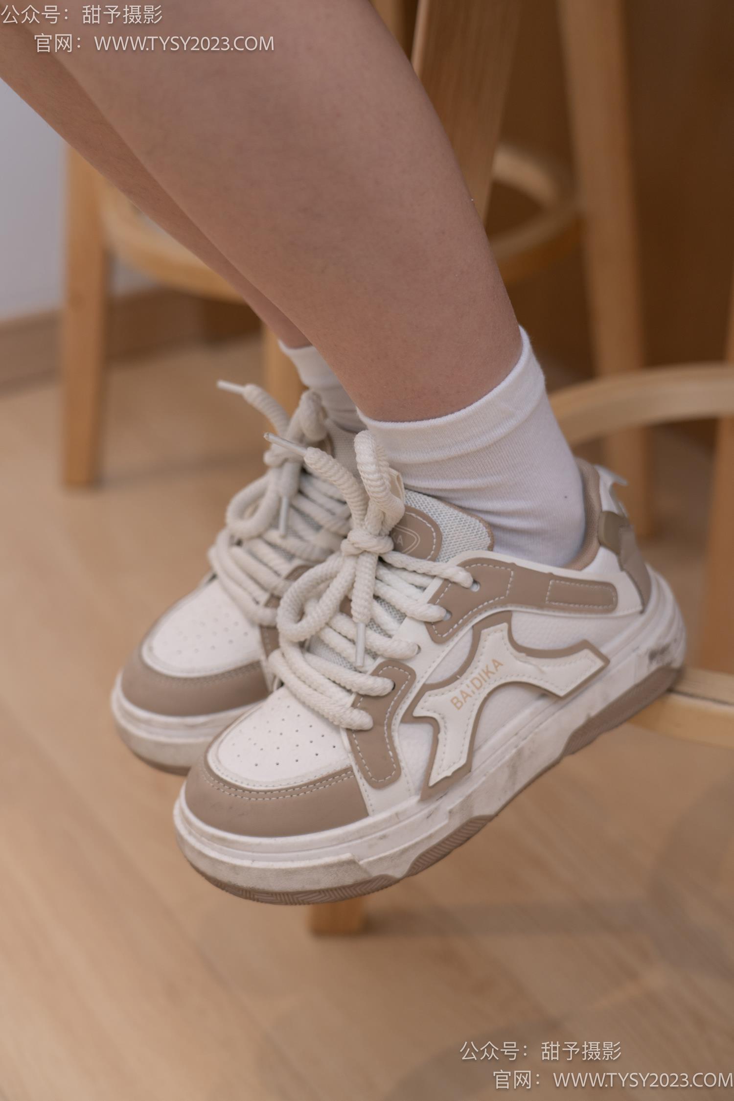 图片[30]-甜予摄影 NO.050 璇璇-板鞋、白棉袜、裸足、泡脚剪指甲剧情[178P] – 速更版-美库