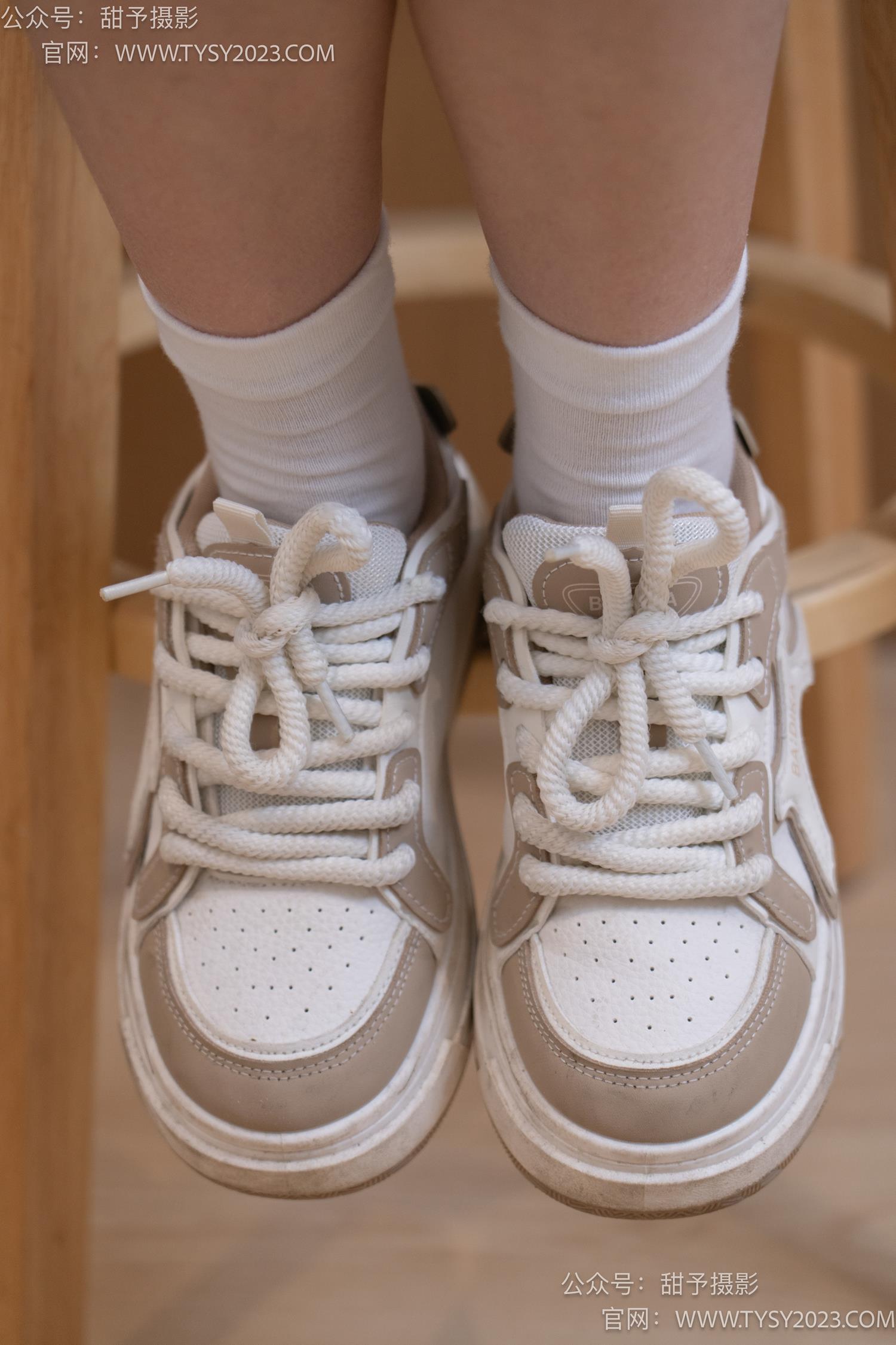 图片[31]-甜予摄影 NO.050 璇璇-板鞋、白棉袜、裸足、泡脚剪指甲剧情[178P] – 速更版-美库