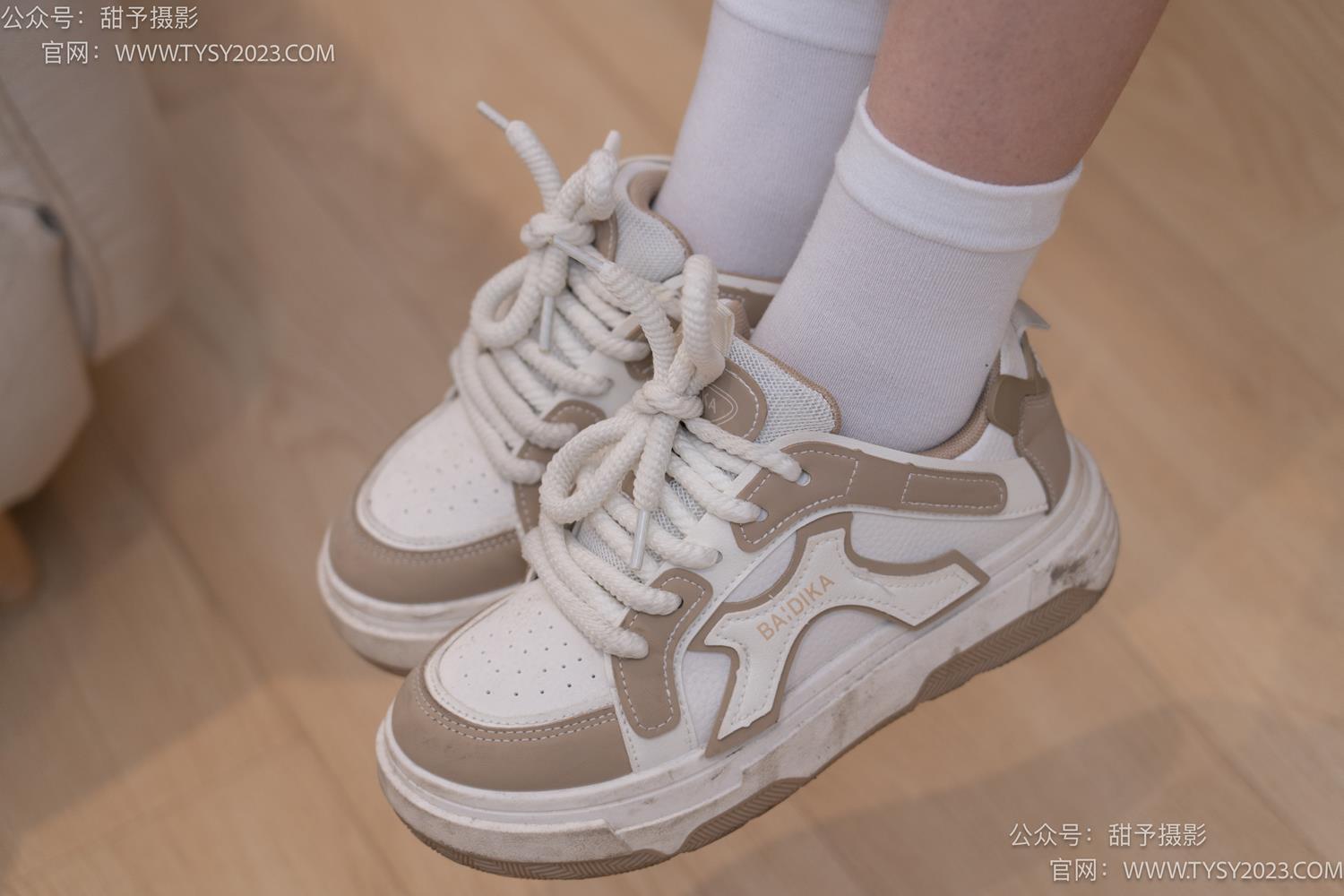 图片[36]-甜予摄影 NO.050 璇璇-板鞋、白棉袜、裸足、泡脚剪指甲剧情[178P] – 速更版-美库