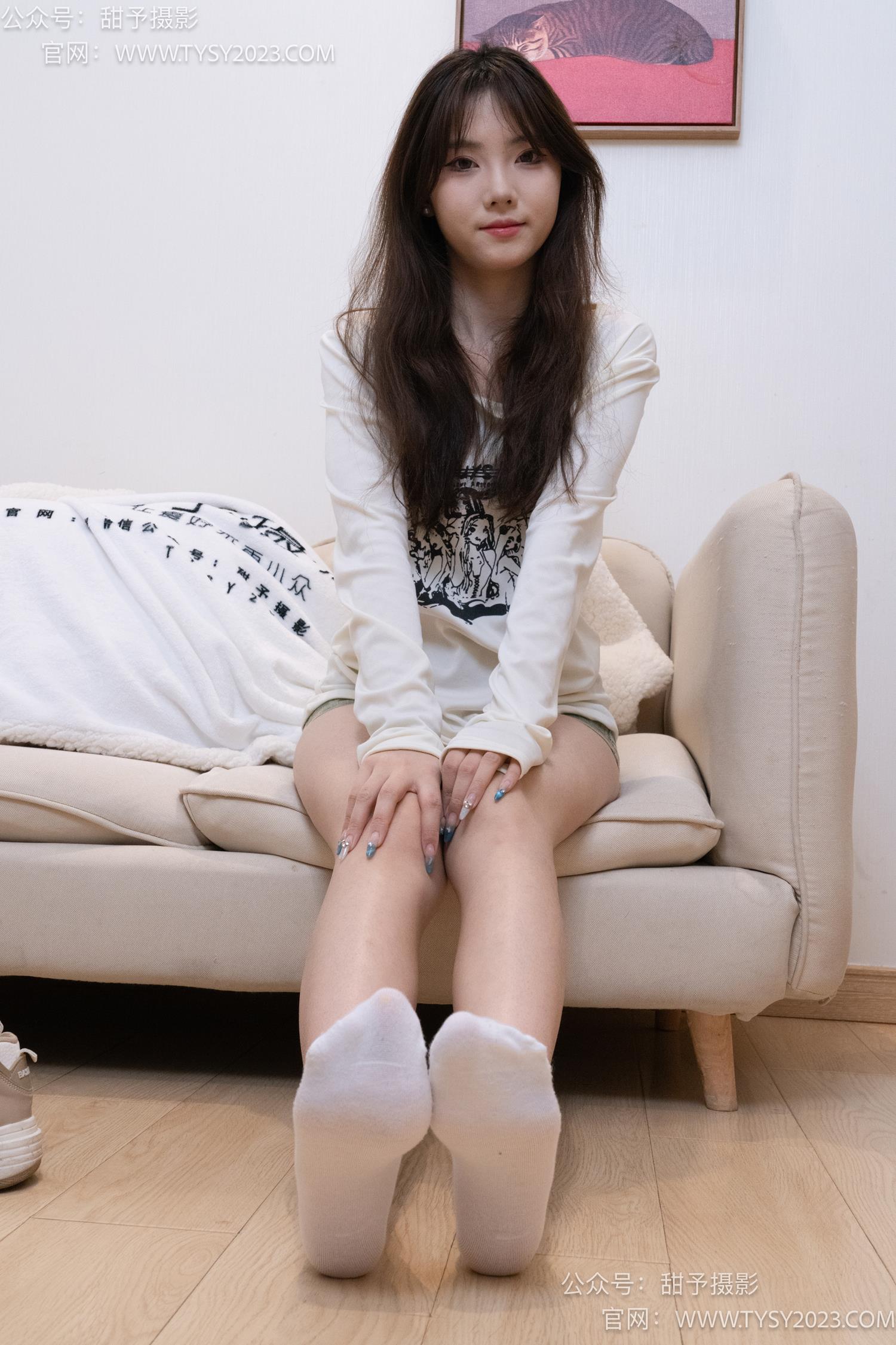 图片[48]-甜予摄影 NO.050 璇璇-板鞋、白棉袜、裸足、泡脚剪指甲剧情[178P] – 速更版-美库