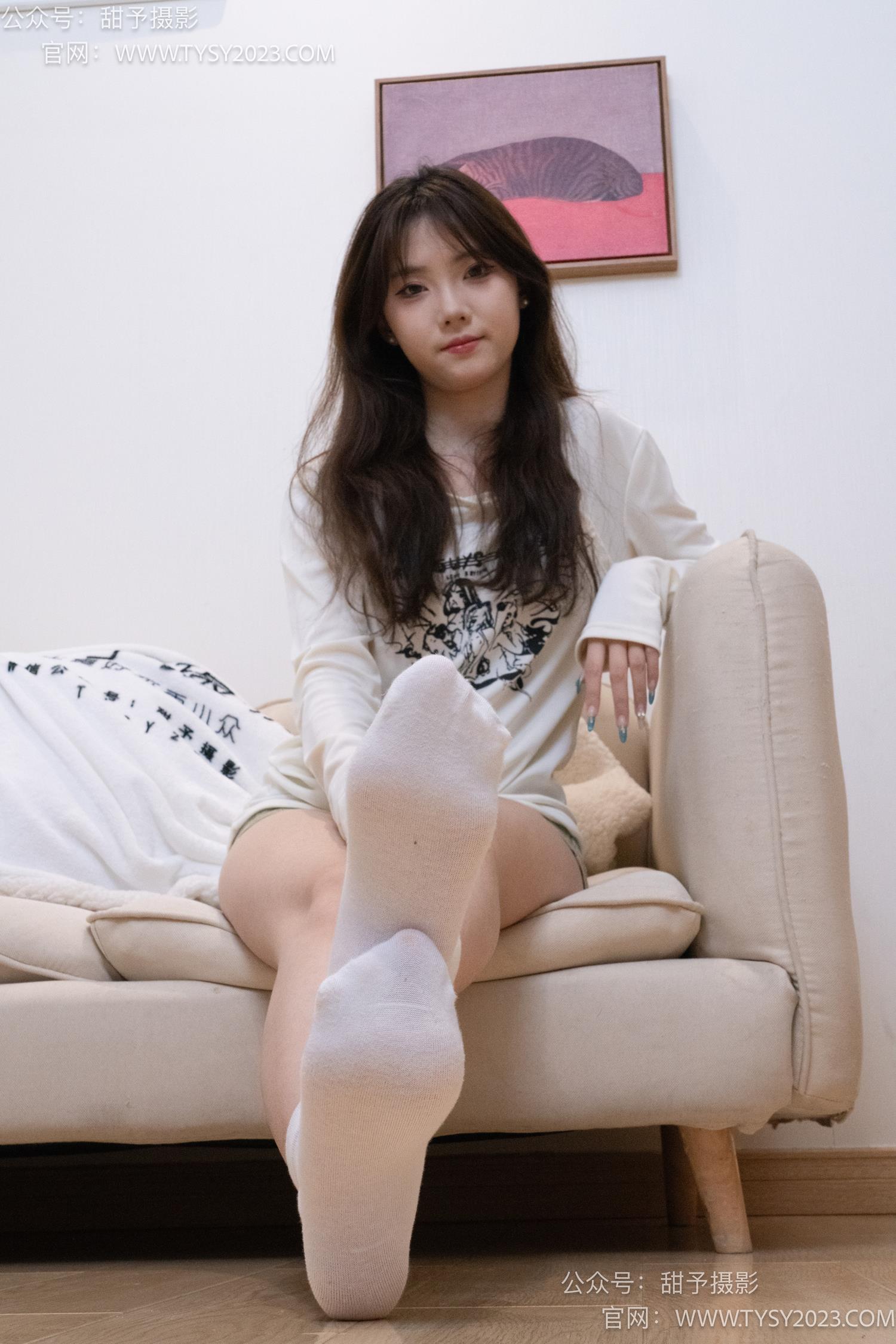 图片[52]-甜予摄影 NO.050 璇璇-板鞋、白棉袜、裸足、泡脚剪指甲剧情[178P] – 速更版-美库