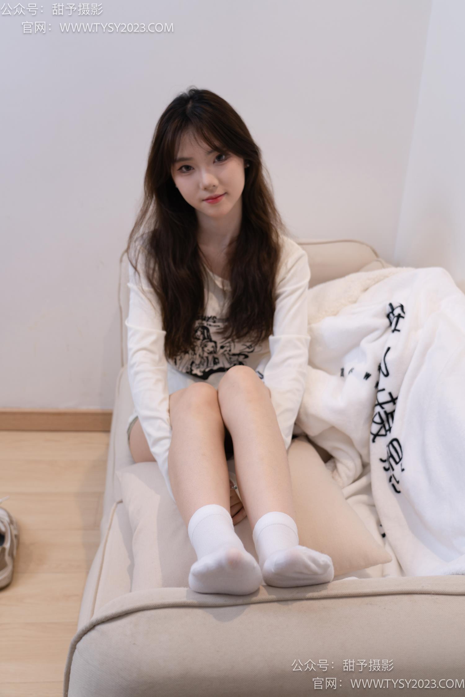 图片[53]-甜予摄影 NO.050 璇璇-板鞋、白棉袜、裸足、泡脚剪指甲剧情[178P] – 速更版-美库