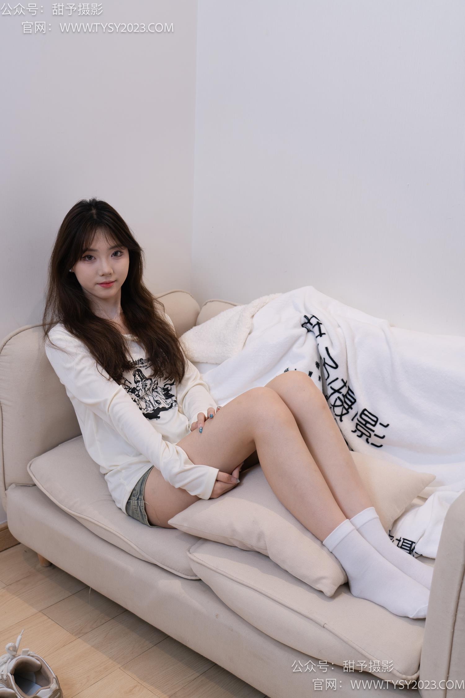 图片[58]-甜予摄影 NO.050 璇璇-板鞋、白棉袜、裸足、泡脚剪指甲剧情[178P] – 速更版-美库