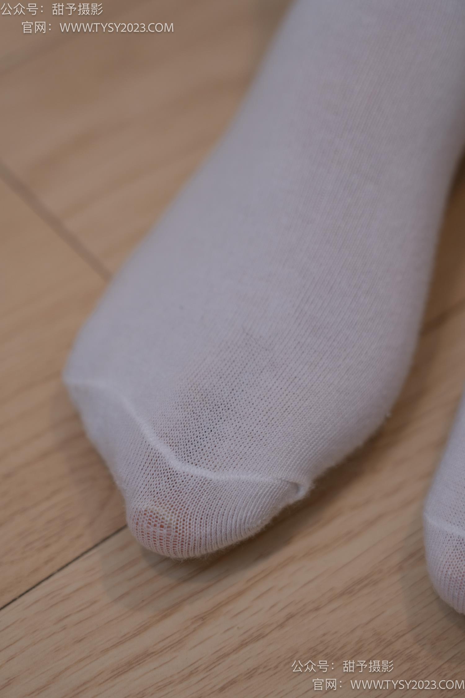 图片[65]-甜予摄影 NO.050 璇璇-板鞋、白棉袜、裸足、泡脚剪指甲剧情[178P] – 速更版-美库